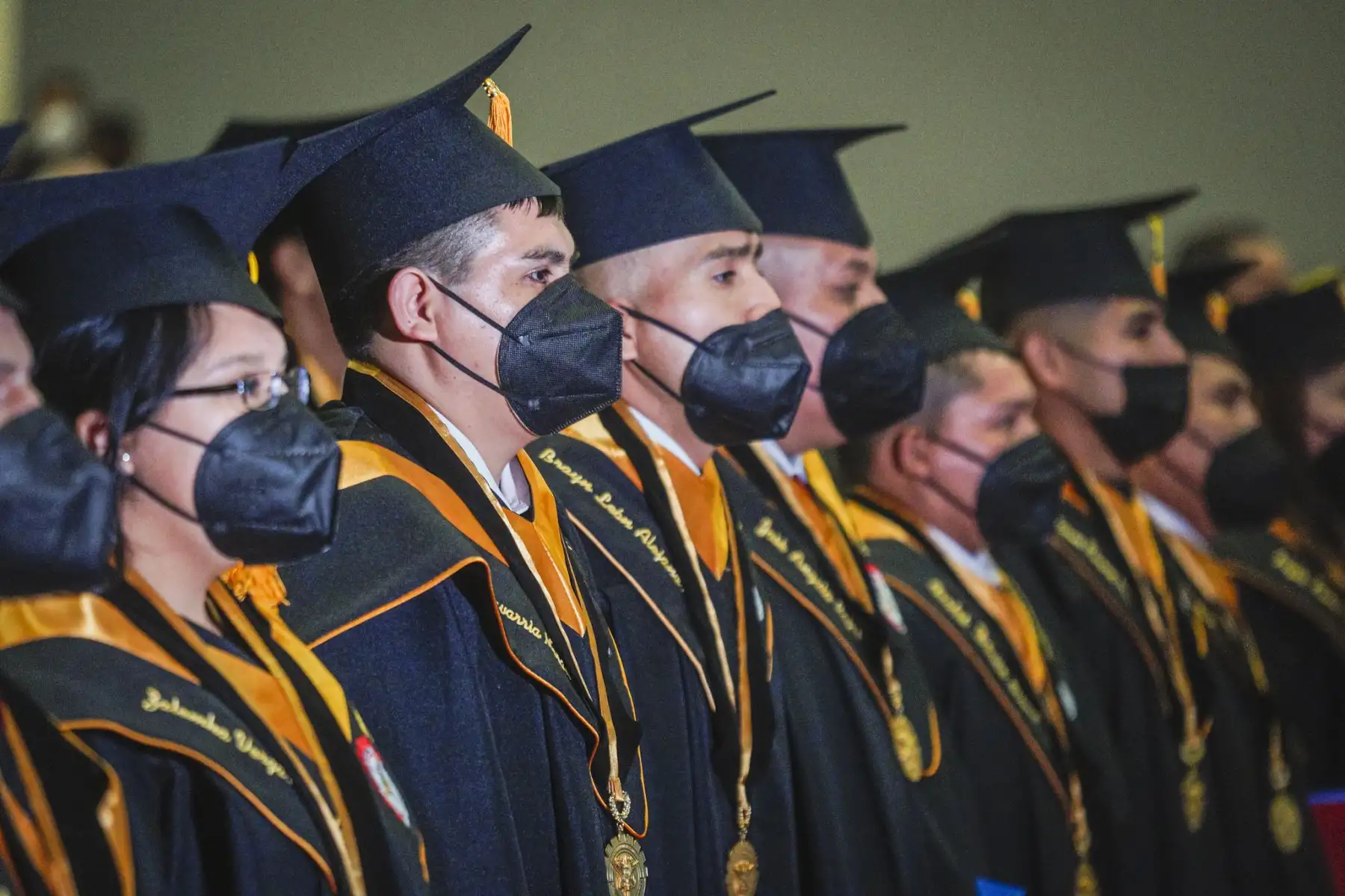 Un total de 135 jóvenes que hicieron el Servicio Militar Voluntario se graduaron como profesionales técnicos de la IX Promoción “Teniente Coronel EP Jesús Summer Romero Flores, del Instituto de Educación Superior Tecnológico Público de las Fuerzas Armadas (IESTPFFAA), entidad adscrita del Ministerio de Defensa.
Foto: Mindef
