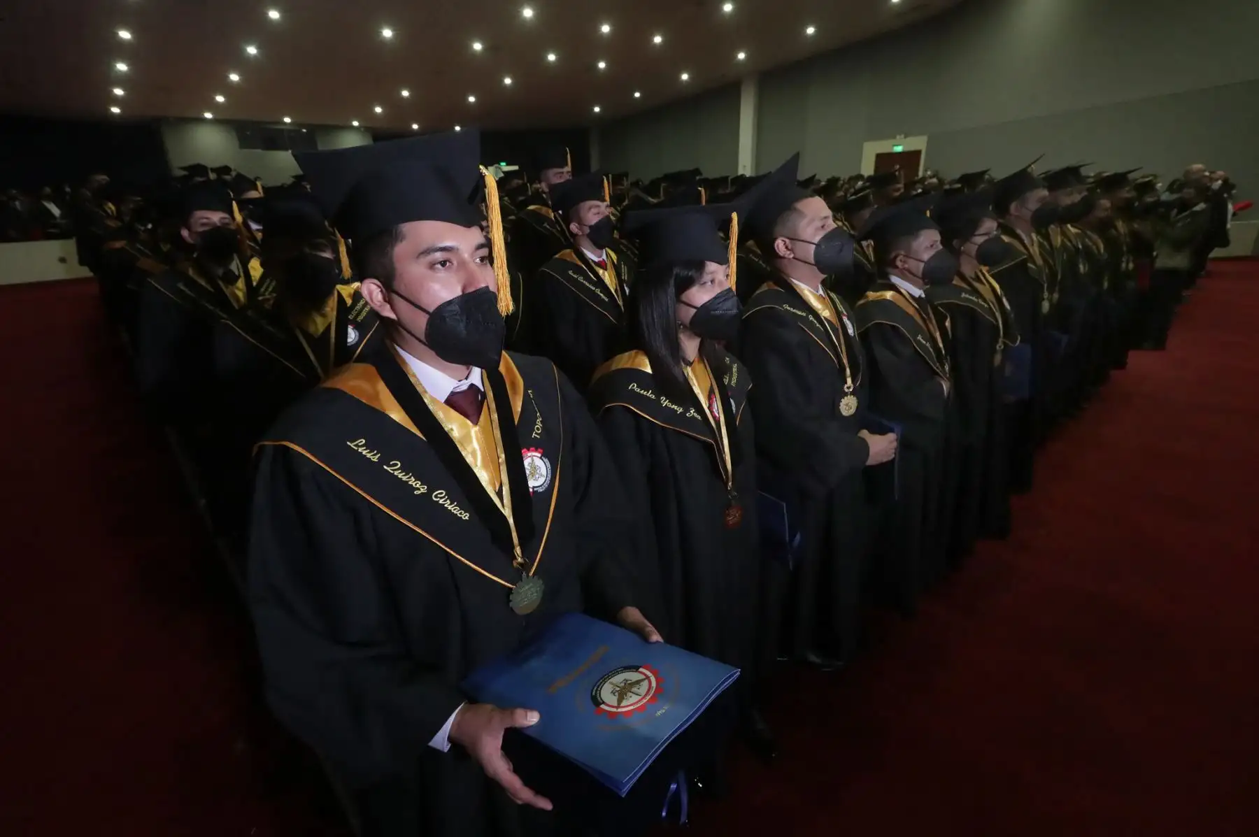 Un total de 135 jóvenes que hicieron el Servicio Militar Voluntario se graduaron como profesionales técnicos de la IX Promoción “Teniente Coronel EP Jesús Summer Romero Flores, del Instituto de Educación Superior Tecnológico Público de las Fuerzas Armadas (IESTPFFAA), entidad adscrita del Ministerio de Defensa.
Foto: Mindef