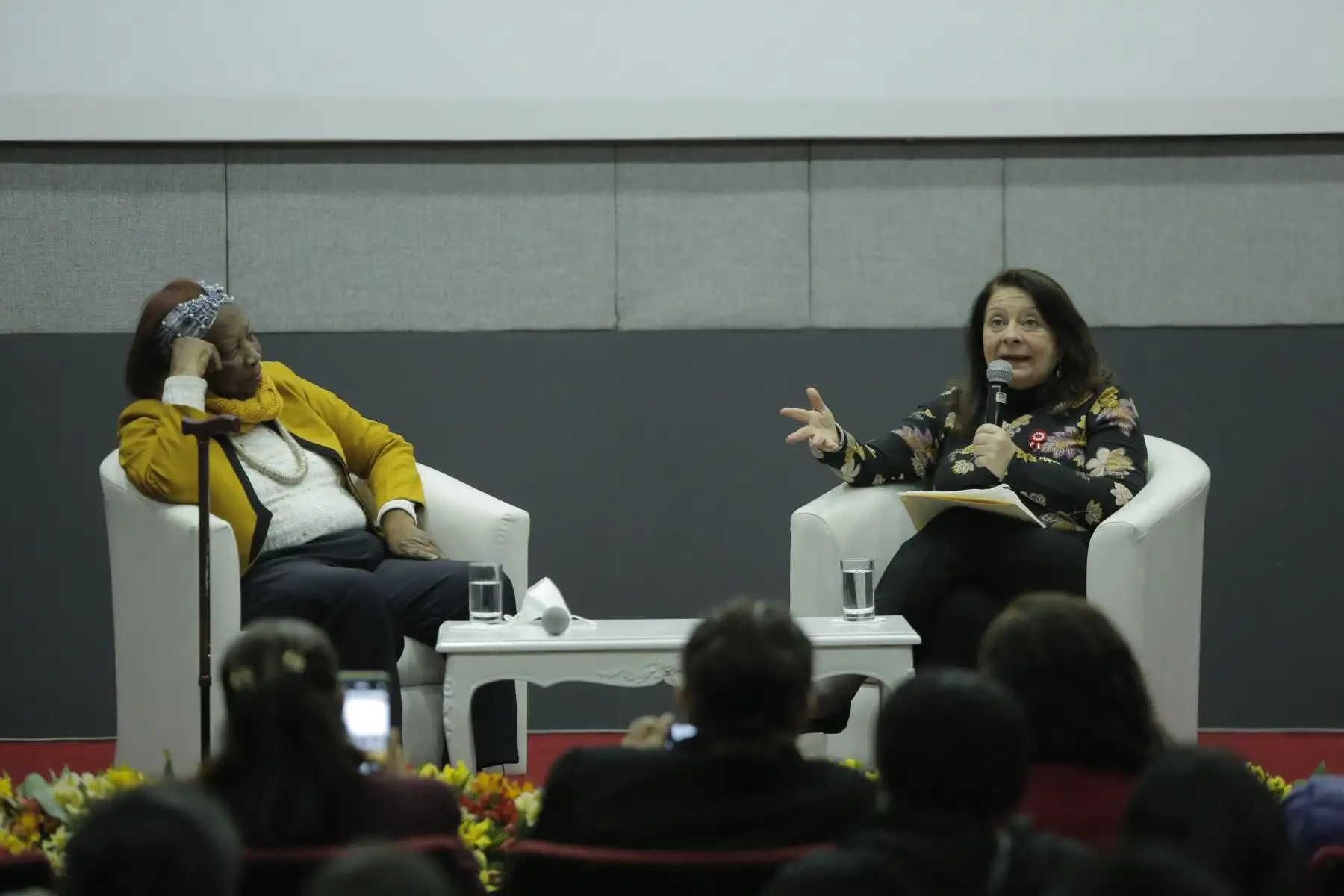 En el Día Nacional de la Mujer Afroperuana, el Ministerio de la Mujer y Poblaciones Vulnerables (MIMP) a través de la ministra Diana Miloslavich Túpac, otorgó la Condecoración Excepcional “Orden al Mérito de la Mujer” a Delia Zamudio Palacios en reconocimiento a su labor en las reivindicaciones de los derechos laborales en nuestro país y su contribución en la promoción y protección de los derechos de las mujeres afroperuanas.
Foto: ANDINA/MIMP