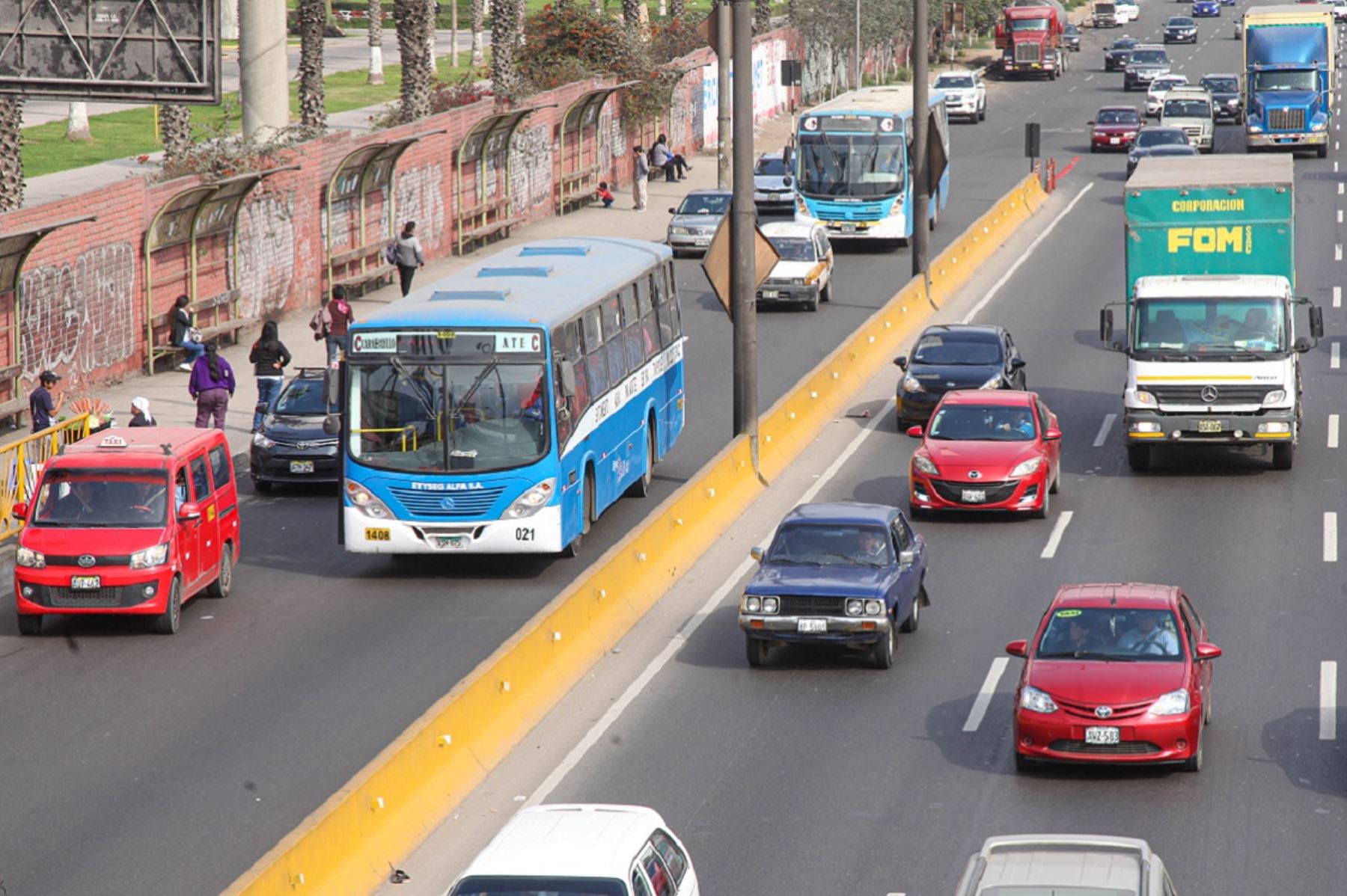 Tráfico vehicular en Lima. Foto: Cortesía.