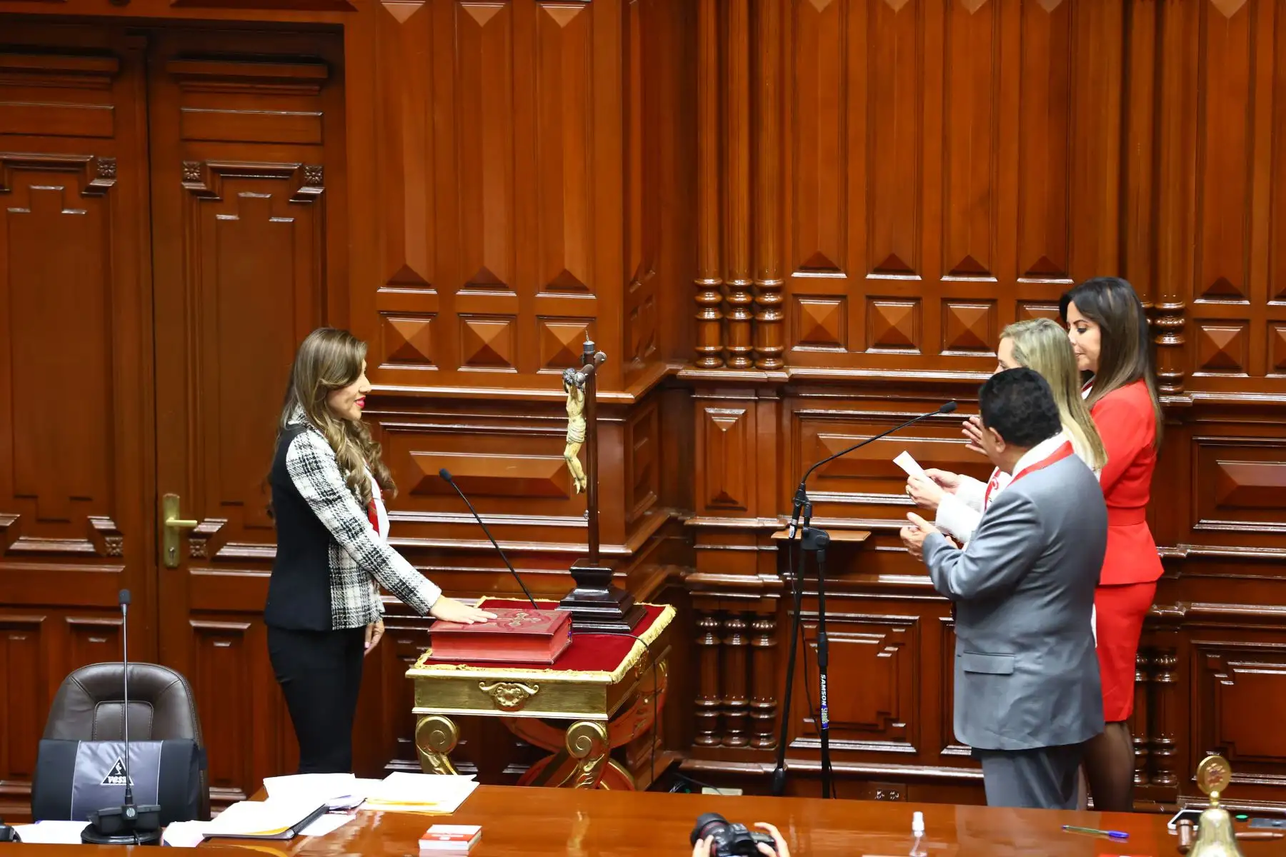Juramentación de la nueva Mesa Directiva del Congreso encabezada por Lady Camones. Acompañan, Martha Moyano (Fuerza Popular), Digna Calle (Podemos) y Wilmar Elera (Somos Perú) para el periodo 2022-2023. Foto: ANDINA/ Andrés Valle