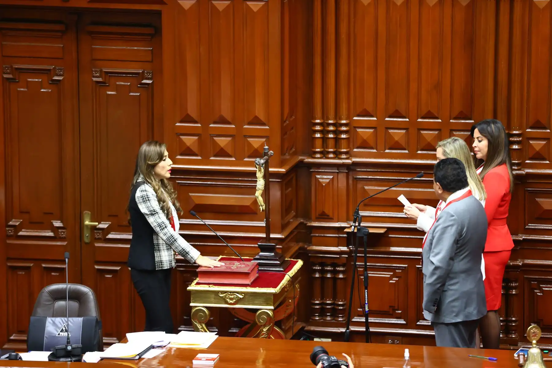 Juramentación de la nueva Mesa Directiva del Congreso encabezada por Lady Camones. Acompañan, Martha Moyano (Fuerza Popular), Digna Calle (Podemos) y Wilmar Elera (Somos Perú) para el periodo 2022-2023. Foto: ANDINA/ Andrés Valle