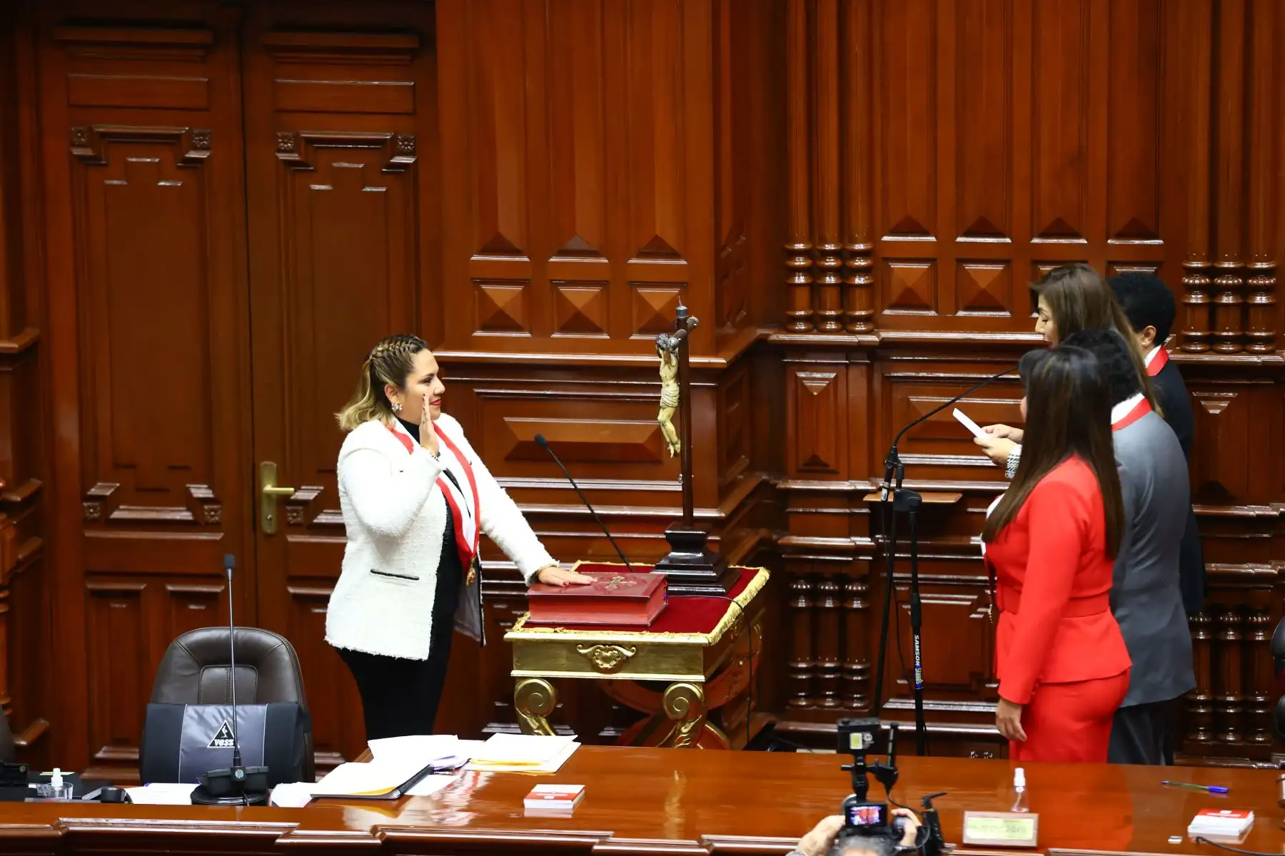 Juramentación de la nueva Mesa Directiva del Congreso encabezada por Lady Camones. Acompañan, Martha Moyano (Fuerza Popular), Digna Calle (Podemos) y Wilmar Elera (Somos Perú) para el periodo 2022-2023. Foto: ANDINA/ Andrés Valle