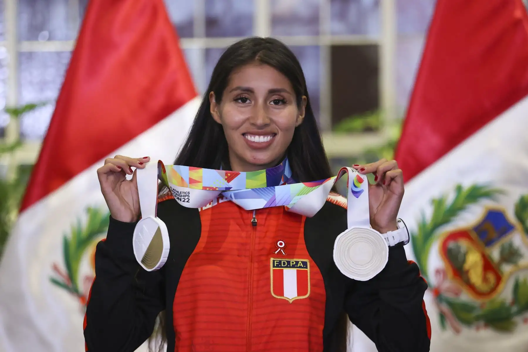 Al parar los cronómetros en 1h26:58 en la prueba de marcha de 25 kilómetros, García entró en la historia como la primera peruana en ganar dos medallas en un mundial
.
Foto: ANDINA/Prensa Presidencia
