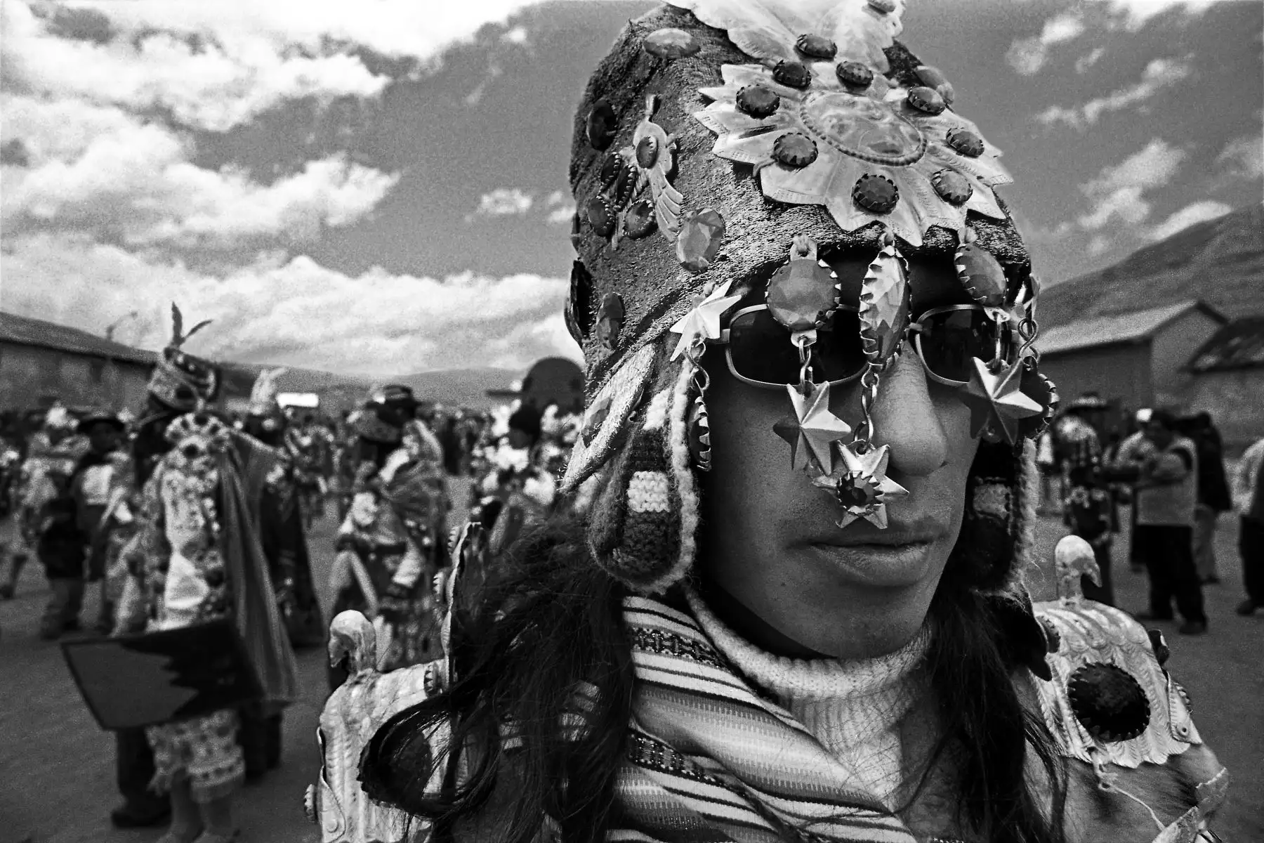 La artista audiovisual Malú Cabellos presenta la muestra fotográfica “Inka”, sobre la tradición teatralizada de la captura y muerte de del inca Atahualpa. A partir de las imágenes, 10 artistas reflexionan sobre memoria, mestizaje e identidad mediante diversas técnicas artísticas.
Foto: Malú Cabellos