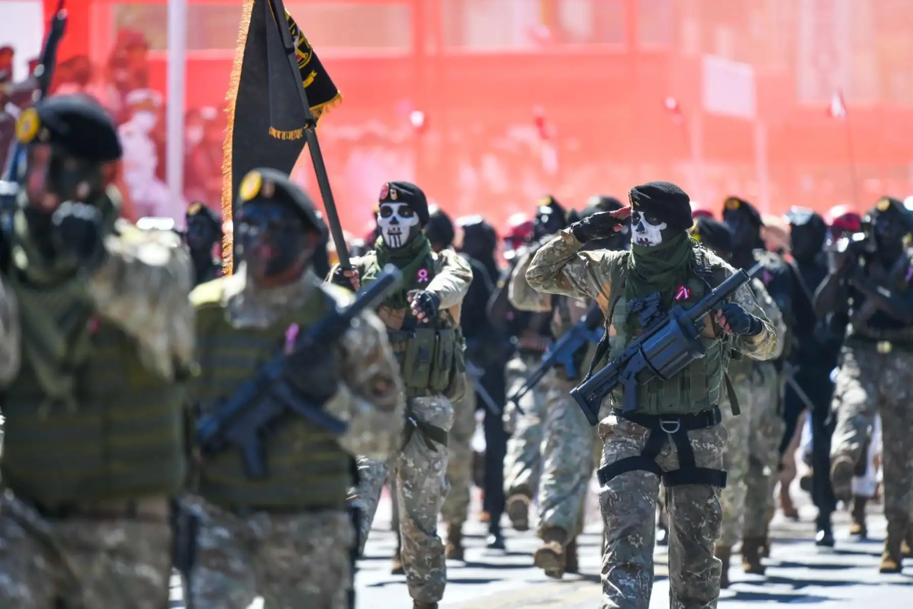 Parada y desfile militar se realizó en Arequipa después de dos años de ser suspendida por la pandemia de la covid-19. La población arequipeña llegó hasta la avenida Independencia para participar de la actividad castrense que fue organizada por la III División de Ejército con motivo de las Fiestas Patrias. Foto: Cortesía/ Diego Ramos