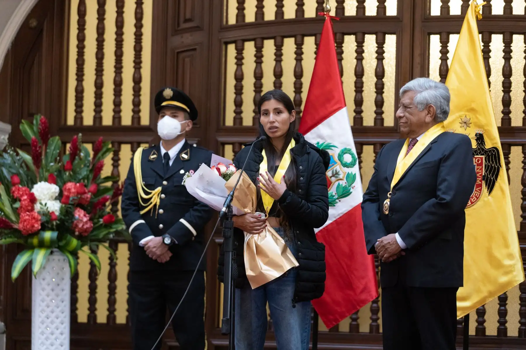 La Municipalidad de Lima realizó una ceremonia de reconocimiento a Kimberly García, quien recibe la medalla de Lima por su trayectoria. La destacada atleta es ganadora de 2 medallas de oro en el Mundial de Atletismo en Oregón 2022. Foto: MuniLima