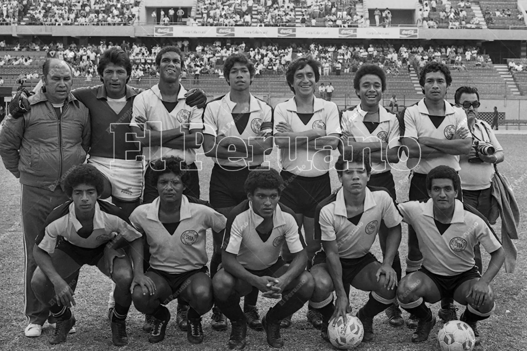 Lima - 23 diciembre 1984 / Plantel del Sport Boys que se coronó campeón nacional después de 26 años al vencer 4-1 a Unión Huaral. Foto: Archivo Histórico de El Peruano / Pedro Arroyo