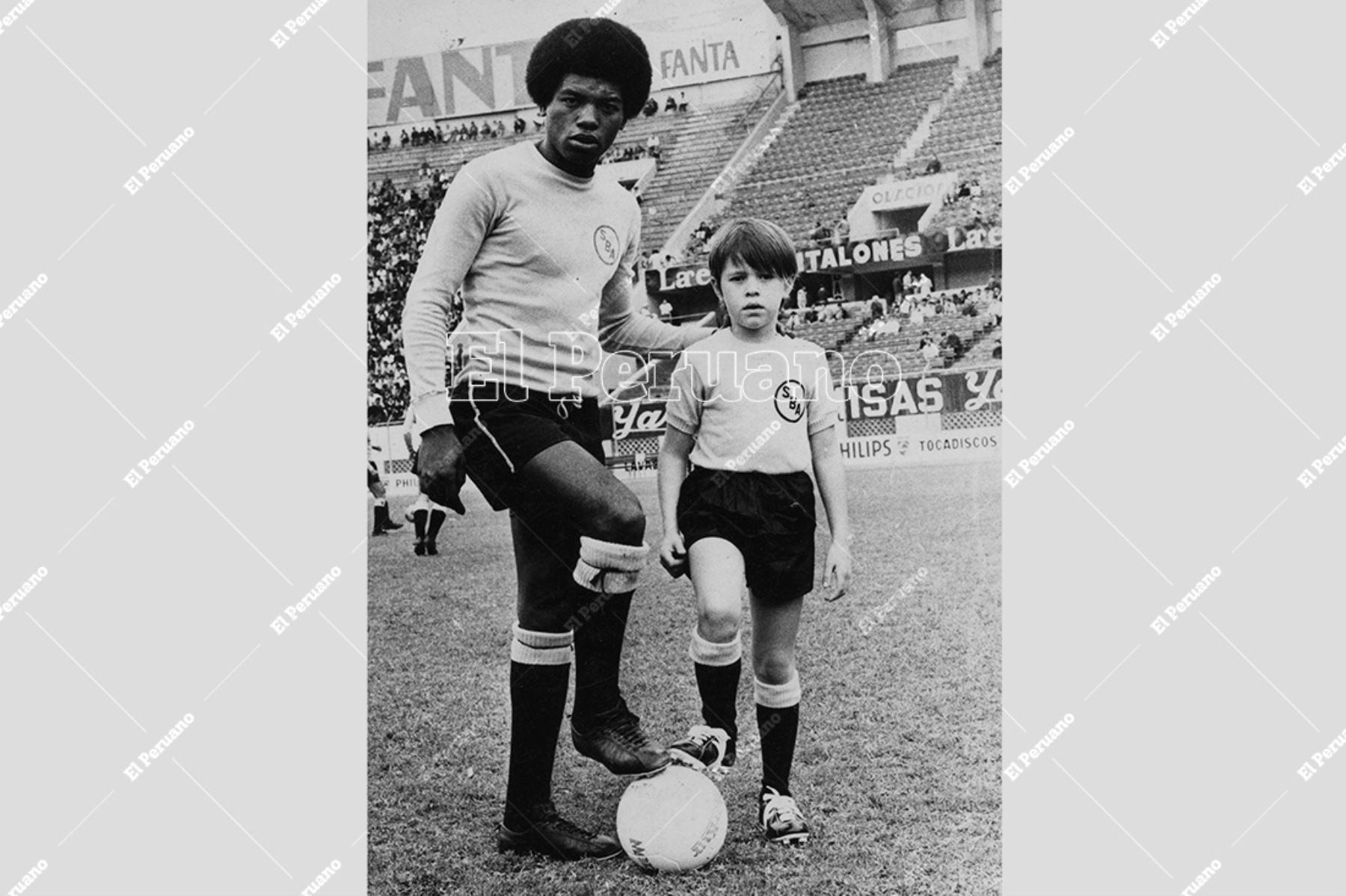 Lima - 1972 / Gerónimo Barbadillo delantero del club Sport Boys. Foto: Archivo Histórico de El Peruano