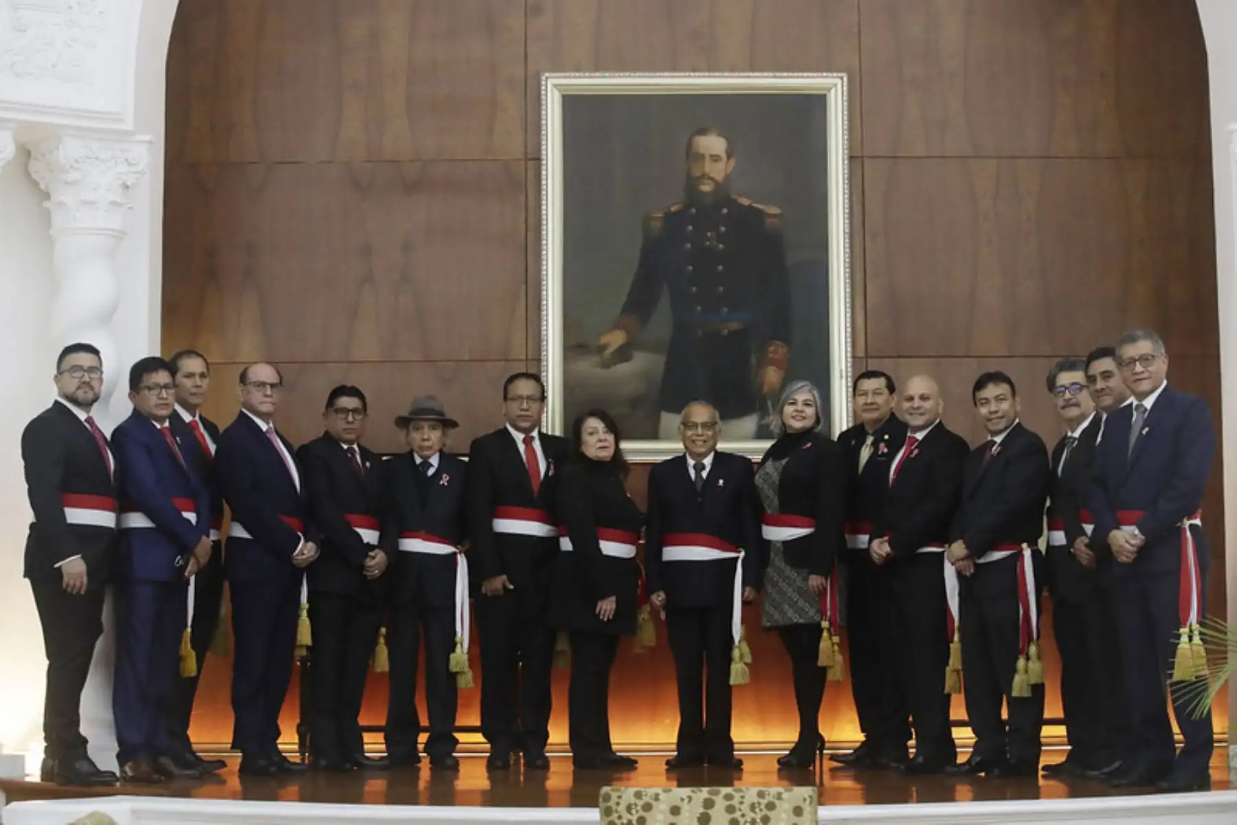 Presidente de la República, Pedro Castillo Terrones, recibe saludo de los ministros de Estado, con motivo del 201° Aniversario Patrio. Foto: ANDINA/Prensa Presidencia