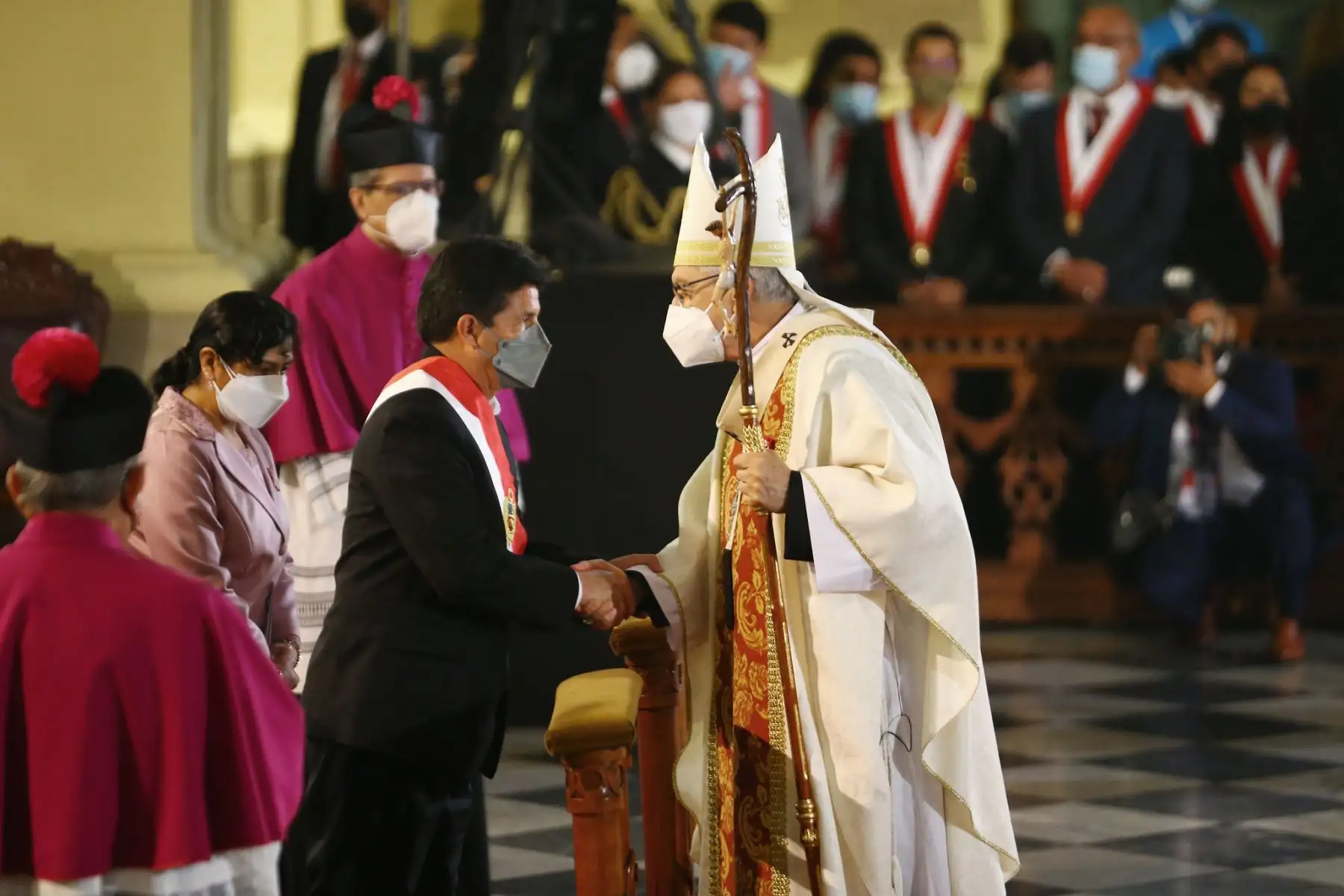 Presidente de la República, Pedro Castillo Terrones, y la primera Dama de la Nación, Lilia Paredes, participan en  la Misa y Te Deum.
Foto: ANDINA/Prensa Presidencia