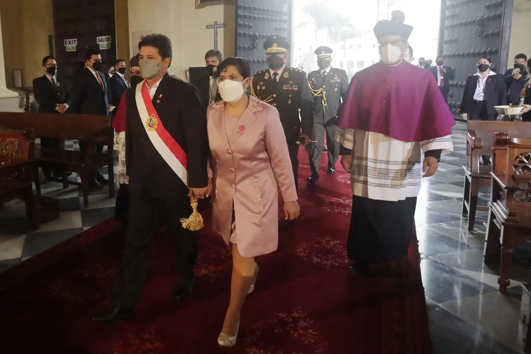 Presidente de la República, Pedro Castillo Terrones, y la primera Dama de la Nación, Lilia Paredes, participan en  la Misa y Te Deum.
Foto: ANDINA/Prensa Presidencia