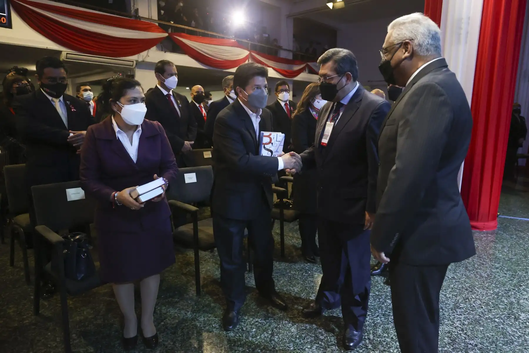 El presidente de la República, Pedro Castillo, participa en la ceremonia de Acción de Gracias por el Perú organizada por las Iglesias Cristianas Evangélicas del Perú. Foto: ANDINA/ Prensa Presidencia El presidente de la República, Pedro Castillo, participa en la ceremonia de Acción de Gracias por el Perú organizada por las Iglesias Cristianas Evangélicas del Perú. Foto: ANDINA/ Prensa Presidencia