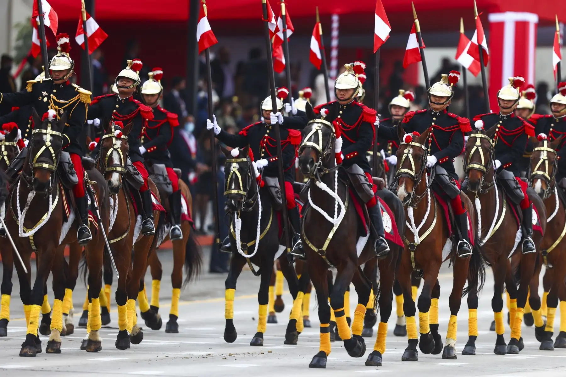 Unidades de Caballería, Farandola del Ejército del Perú, Policía Montada, Regimiento Domingo Nieto, Húsares de Junín, participan del desfile en el Cuartel General del Ejército, como parte de los actos conmemorativos por el 201 aniversario de la Independencia del Perú. Foto: ANDINA/ Andrés Valle