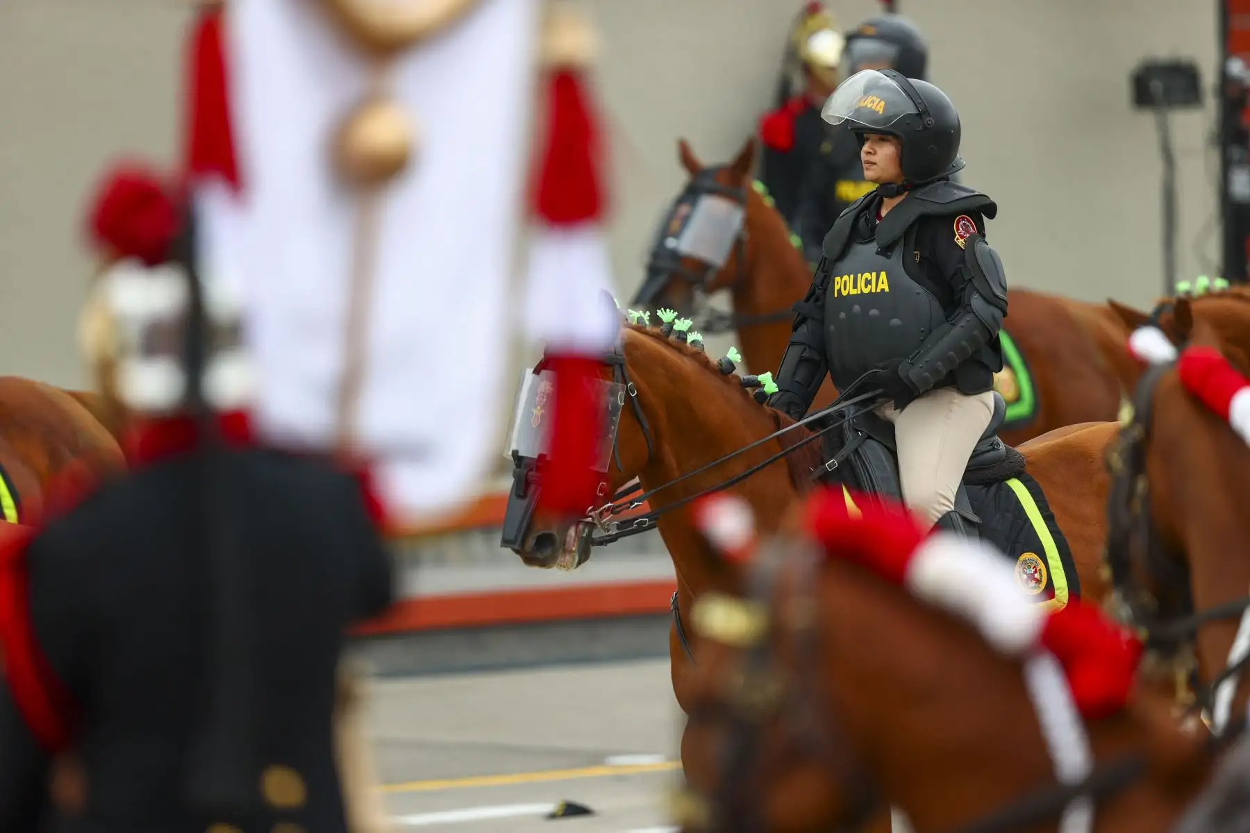 Unidades de Caballería, Farandola del Ejército del Perú, Policía Montada, Regimiento Domingo Nieto, Húsares de Junín, participan del desfile en el Cuartel General del Ejército, como parte de los actos conmemorativos por el 201 aniversario de la Independencia del Perú. Foto: ANDINA/ Andrés Valle