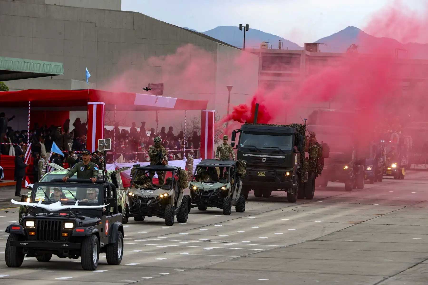 Agrupamientos Hipomóvil, Motorizado y Aéreo, en la Gran Parada y Desfile Militar en el Cuartel General del Ejército, como parte de los actos conmemorativos por el 201 aniversario de la Independencia del Perú. Foto: ANDINA/ Andrés Valle