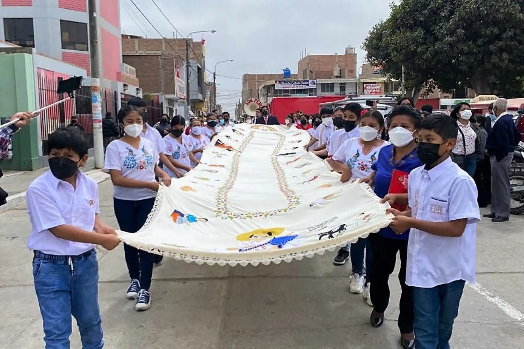 Mantel gigante en la Fexticum 2022 en Monsefú, región Lambayeque. Foto: ANDINA/Difusión