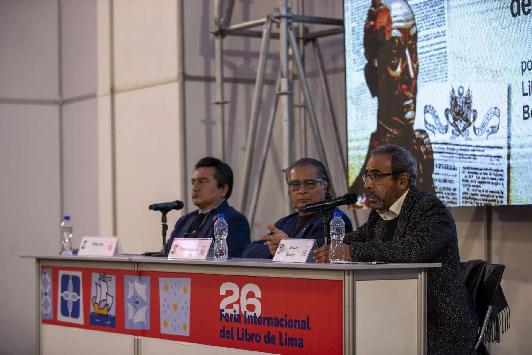 Conversatorio en la Feria del Libro: Diario oficial El Peruano, una mirada al Bicentenario. Participan Félix Paz, Hugo Aguirre, Ricardo Montero. Foto: ANDINA/ Carla Patiño