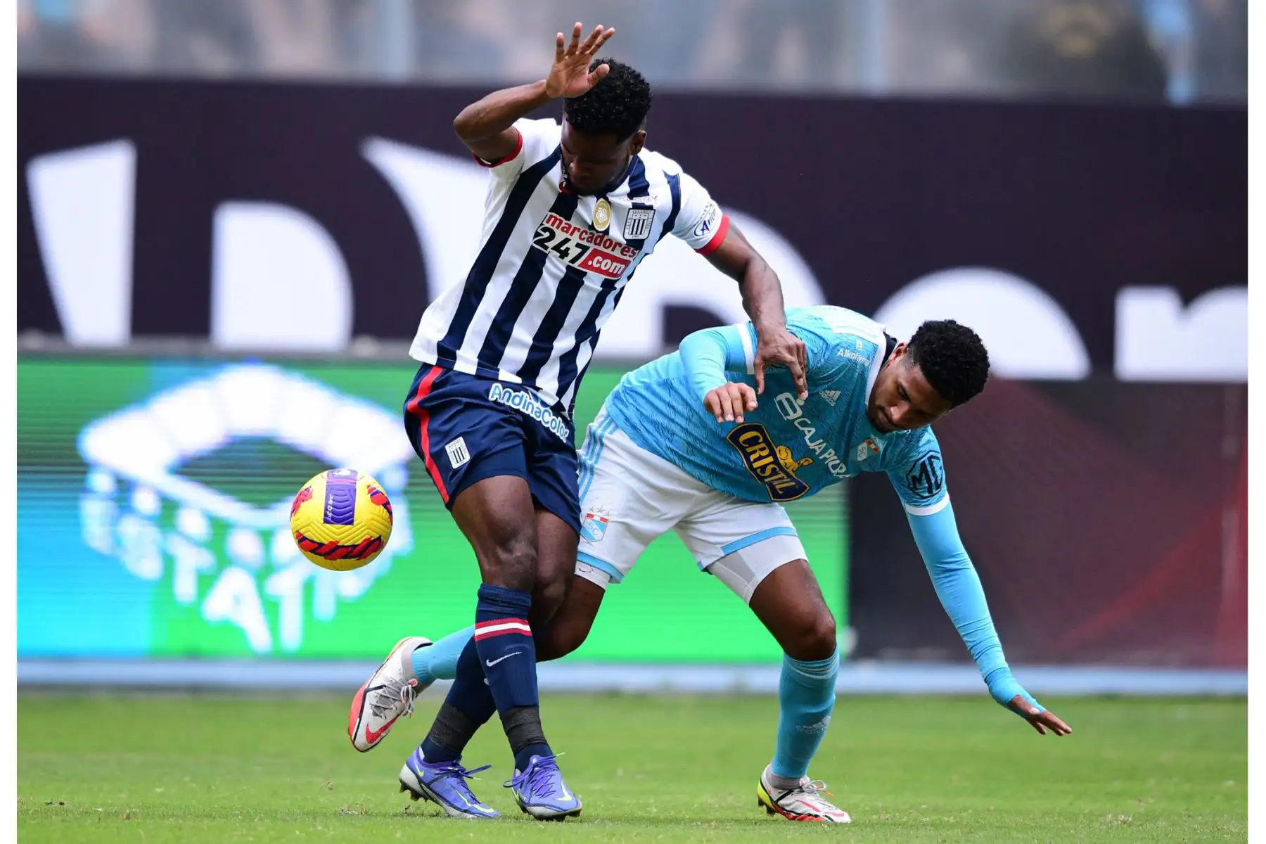 Alianza Lima enfrenta a Sporting Cristal por la quinta fecha del Torneo Clausura de la Liga 1, en el Estadio Nacional. Foto: Liga 1