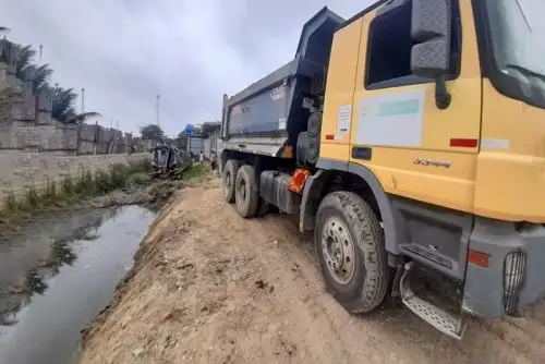 Tumbes: Sector Vivienda culminó descolmatación de dren pluvial en Villa Puerto Pizarro