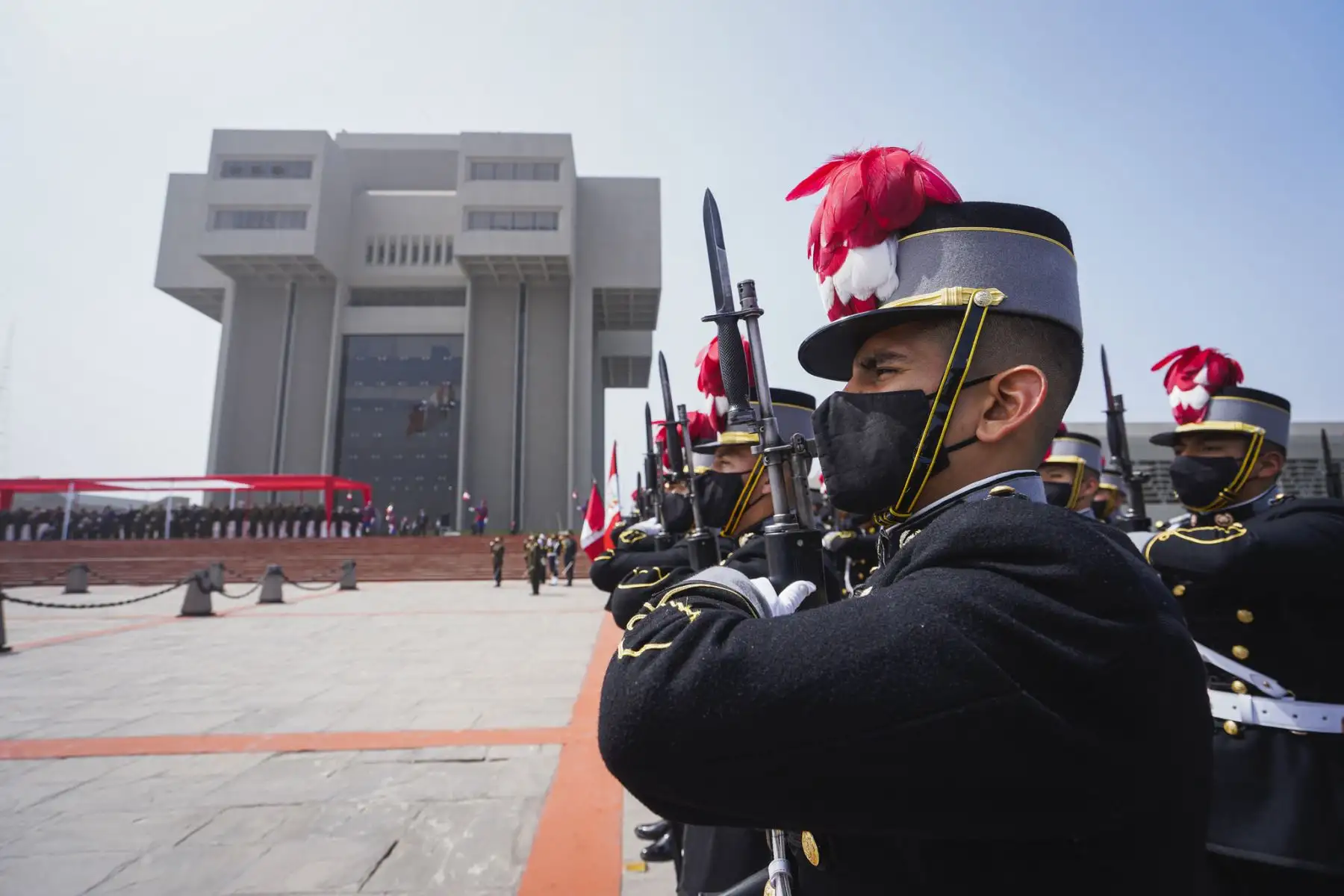 El ministro de Defensa, José Luis Gavidia , preside la ceremonia por el Aniversario 81° de la Campaña Militar de 1941, en el Cuartel General del Ejército, en presencia de los excombatientes que lucharon en esta victoriosa gesta.
Foto: Mindef