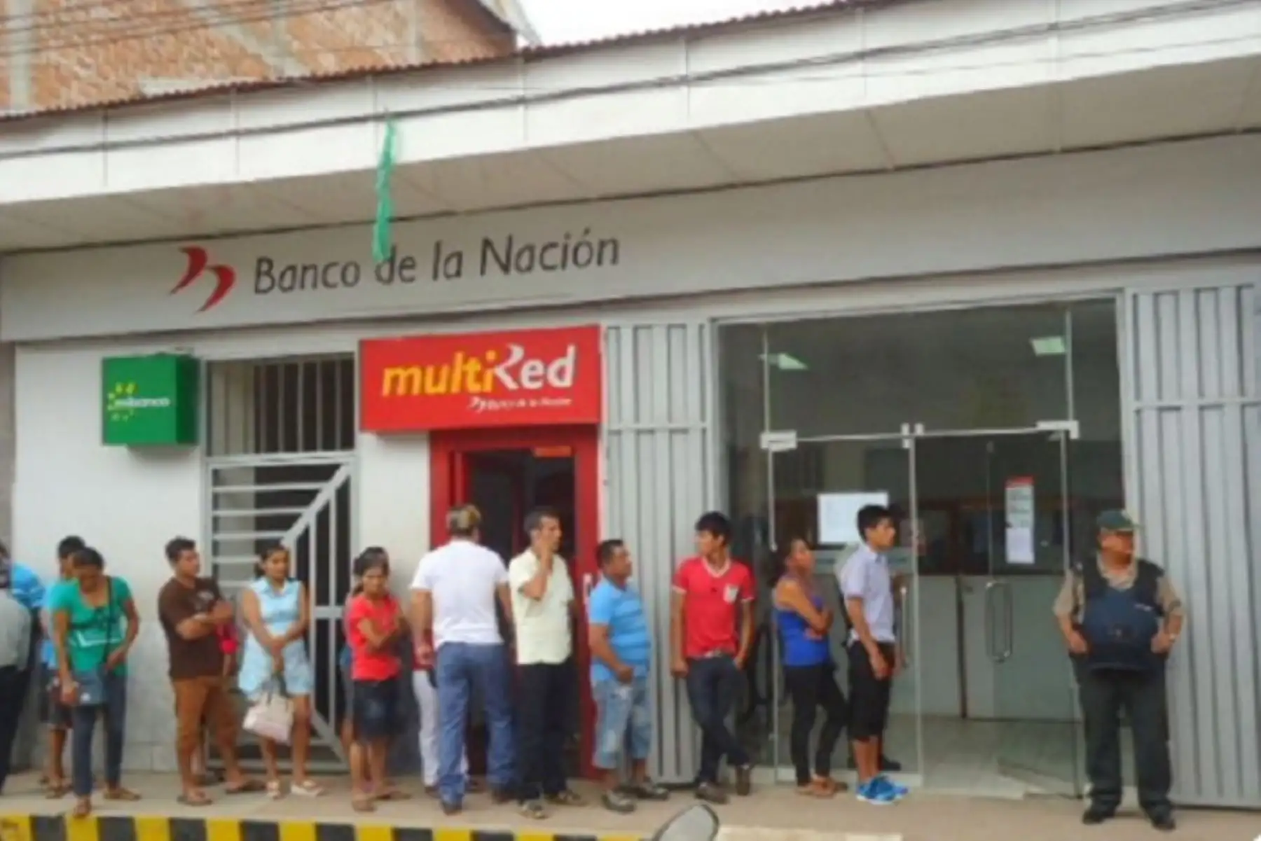 El Banco de la Nación agradece la comprensión e invoca al público a usar mascarilla y a completar el esquema de vacunación para seguir protegiéndonos del covid-19.