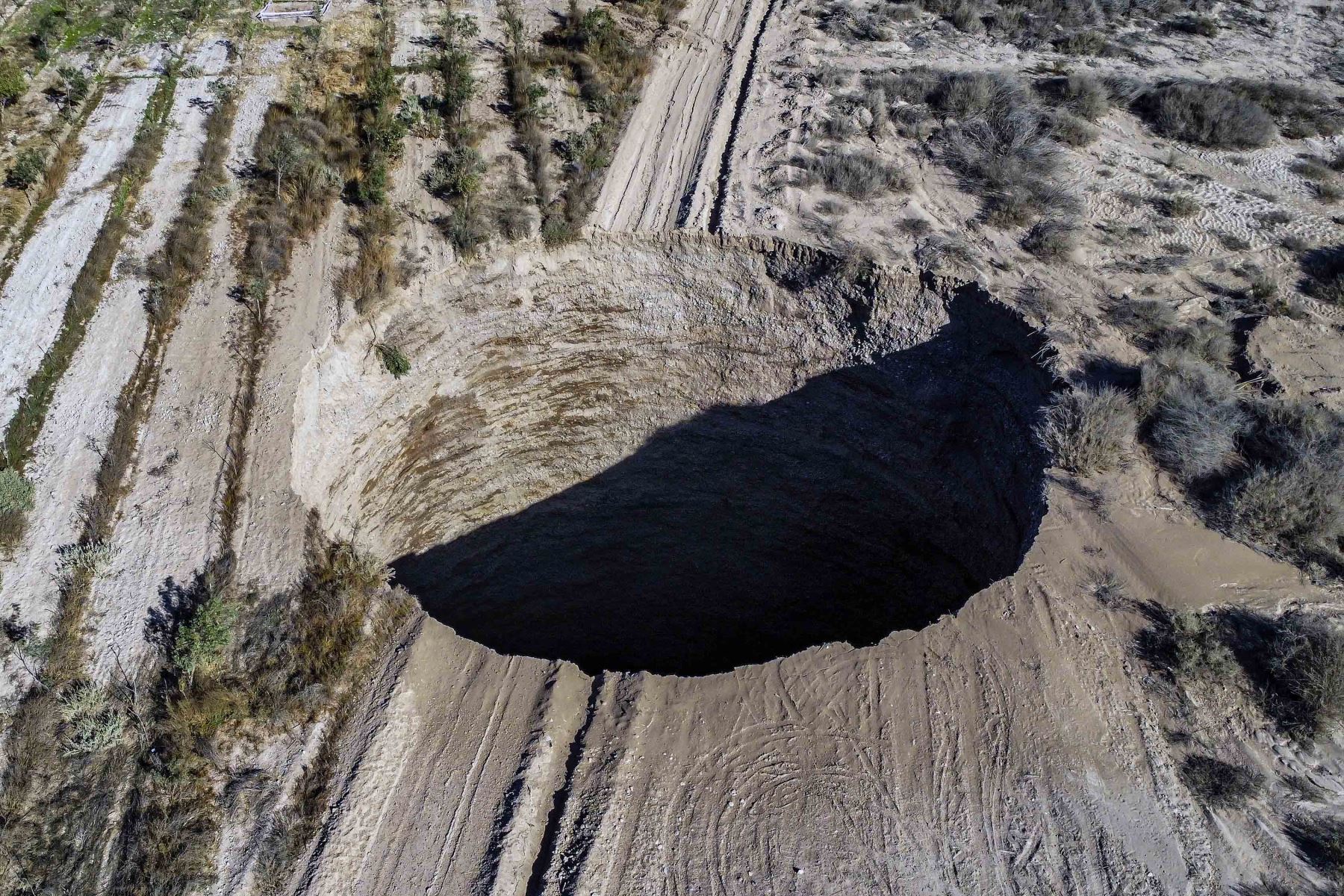 El enorme agujero causó sorpresa en los cerca de 13.000 habitantes de Tierra Amarilla. Foto: AFP