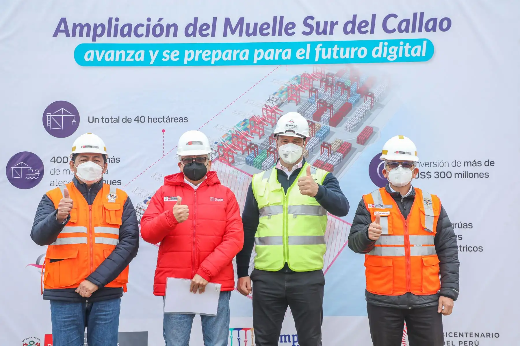 El viceministro de Transportes, Luis Rivera, supervisó las obras de ampliación del Terminal Sur del Puerto del Callao, que están a cargo de la empresa concesionaria DP World Callao y tienen un avance del 29%.
Foto: MTC