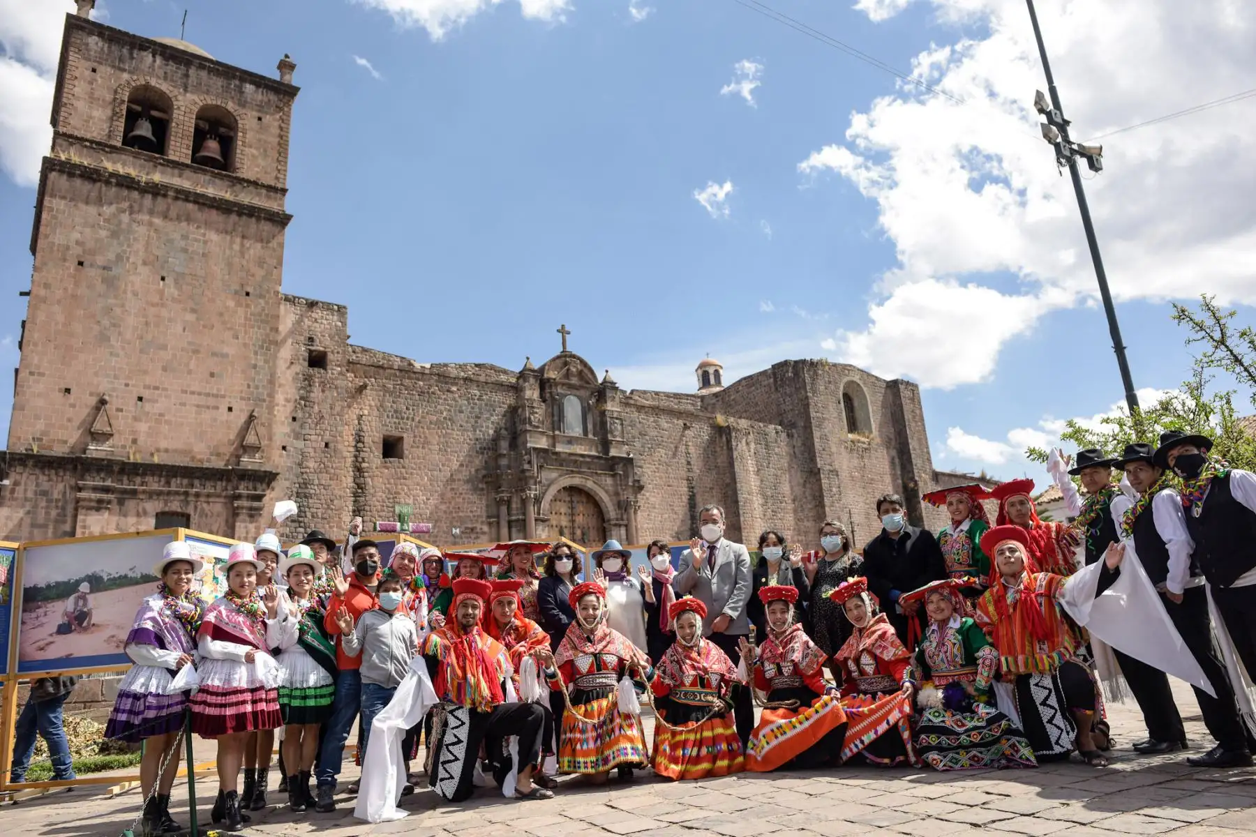 Proyecto Especial Bicentenario del Ministerio de Cultura inauguró la muestra presencial “Vida nuestro verdadero oro: la minería ilegal e informal en Madre de Dios” en la ciudad del Cusco en la Plaza San Francisco.
Foto: Bicentenario Perú