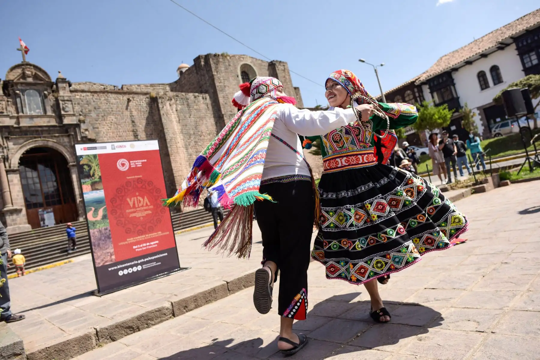 Proyecto Especial Bicentenario del Ministerio de Cultura inauguró la muestra presencial “Vida nuestro verdadero oro: la minería ilegal e informal en Madre de Dios” en la ciudad del Cusco en la Plaza San Francisco.
Foto: Bicentenario Perú