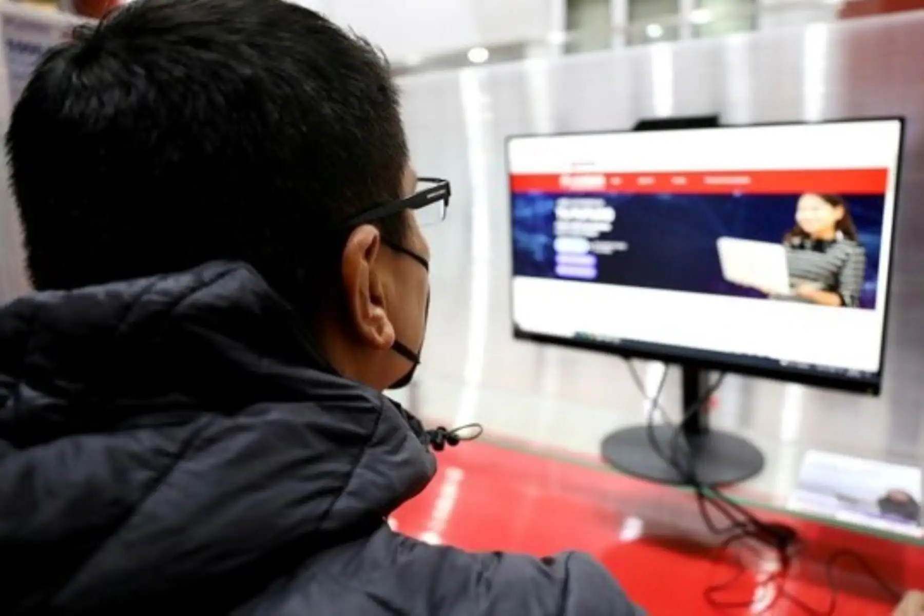Según el MTPE, la beca Jóvenes Bicentenario 3.0 asegura más del 50 % de inserción laboral.