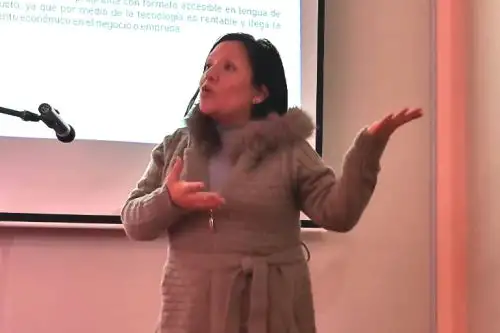 La magister Karin Janeth Quijada Lovatón, con discapacidad auditiva, sustentará este viernes su tesis para obtener el doctorado en la Facultad de Ciencias Administrativas de la Universidad San Marcos. Foto: Cortesía ANDINA/Difusión