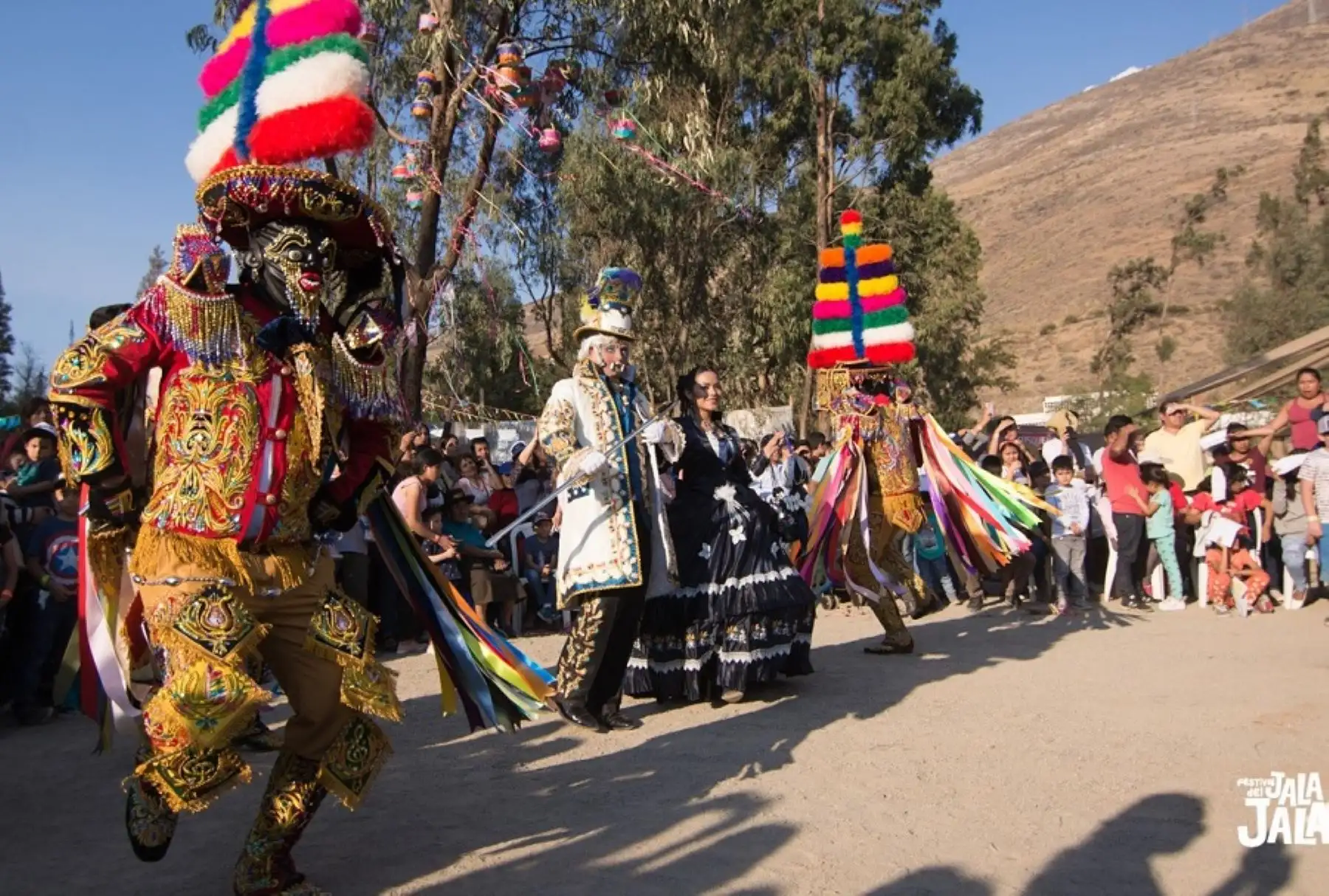Durante el Festival del Jala Jala, incluido en el calendario turístico nacional, se exhibirá la mejor producción de artesanías, platos típicos, juegos recreativos y un multitudinario pasacalle con las danzas más representativas de Huánuco encabezada por Los Negritos.