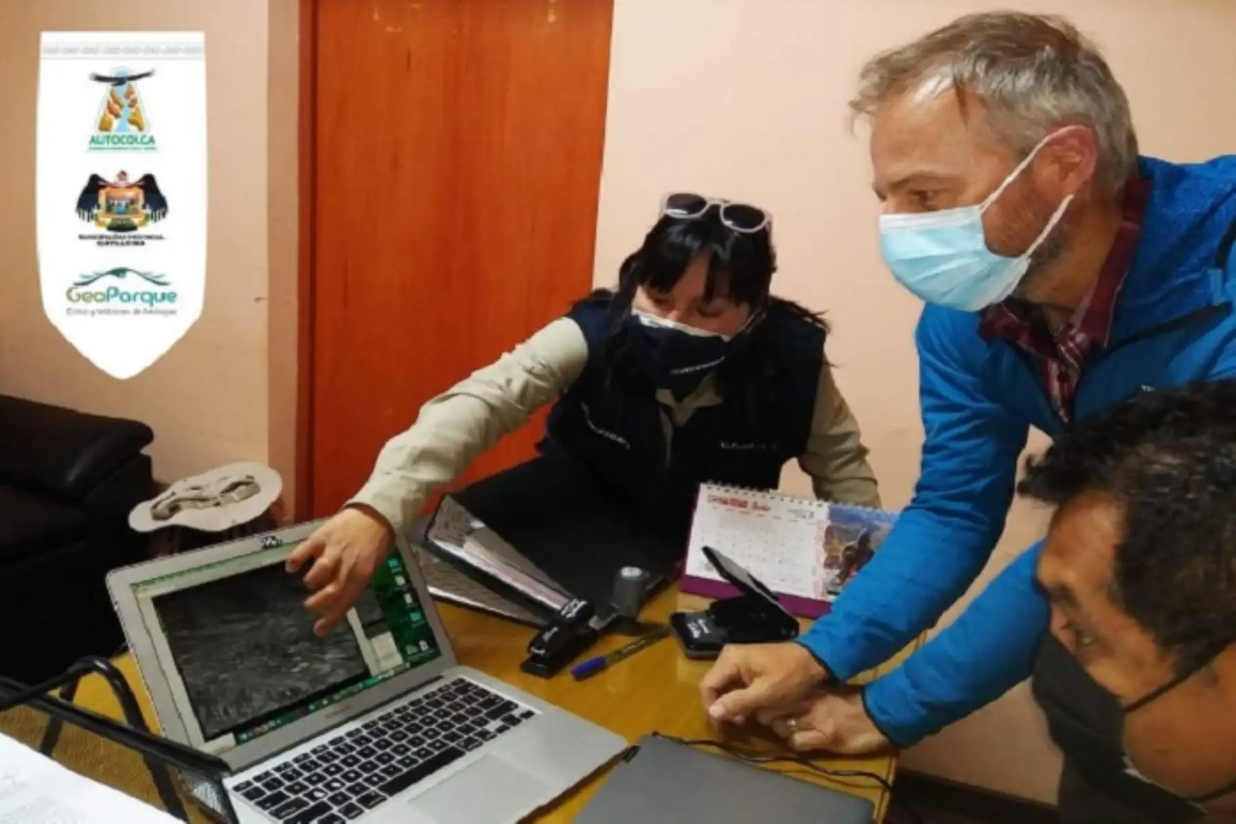 El doctor Ulrich Kamp, de la universidad de Michigan; Kyle Sule y Nik Knepper llegaron esta semana al valle del Colca, acompañados por la investigadora del Observatorio Vulcanológico del Ingemmet, Nélida Manrique.