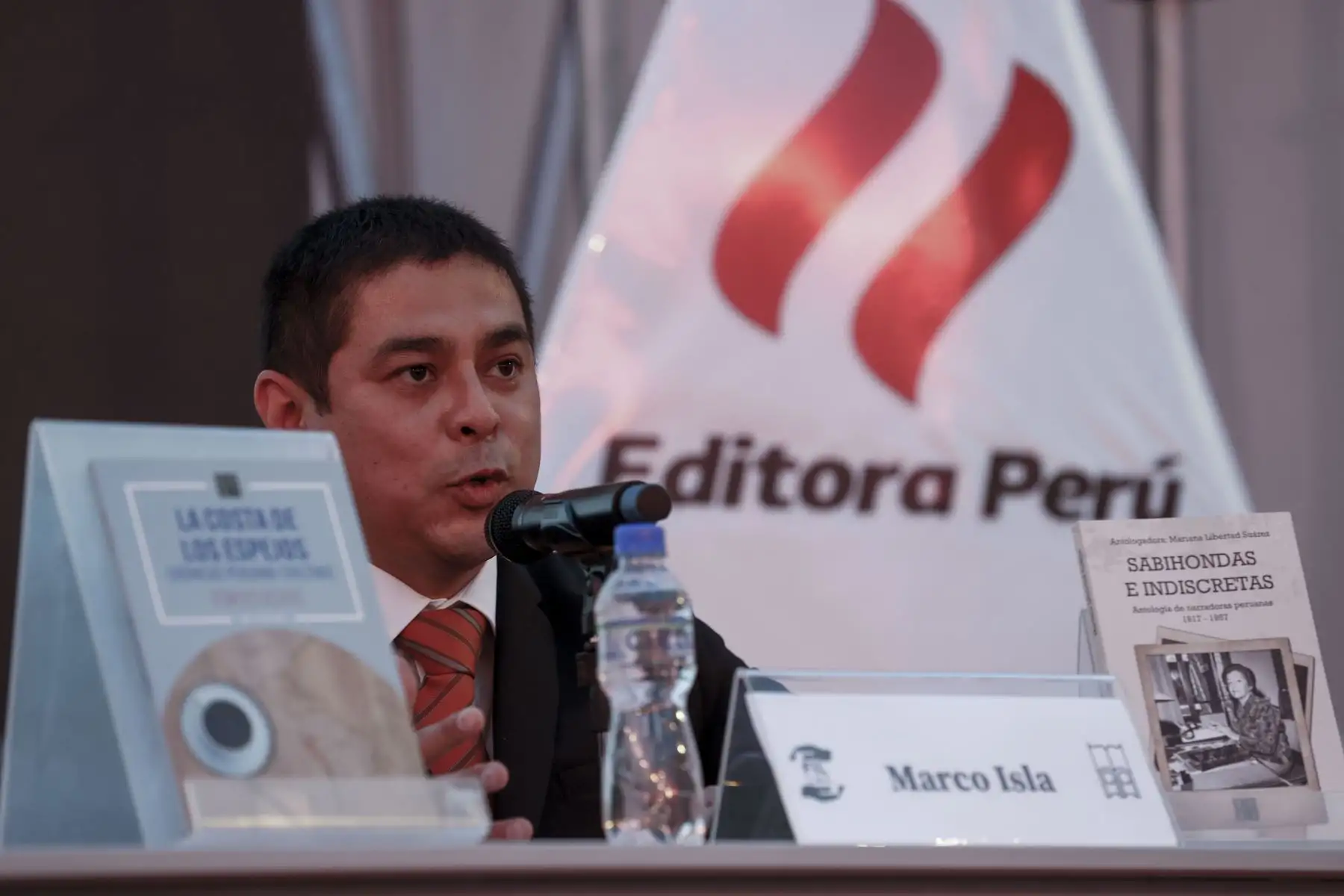 Editora Perú se presenta en la Feria Internacional del Libro de Lima con la exposición “Coedición y difusión al servicio de escritores y empresas editoriales” en la que participaron Roger Rodriguez, Sandra Gonzales, y Marco Isla. Foto: Melina Mejia