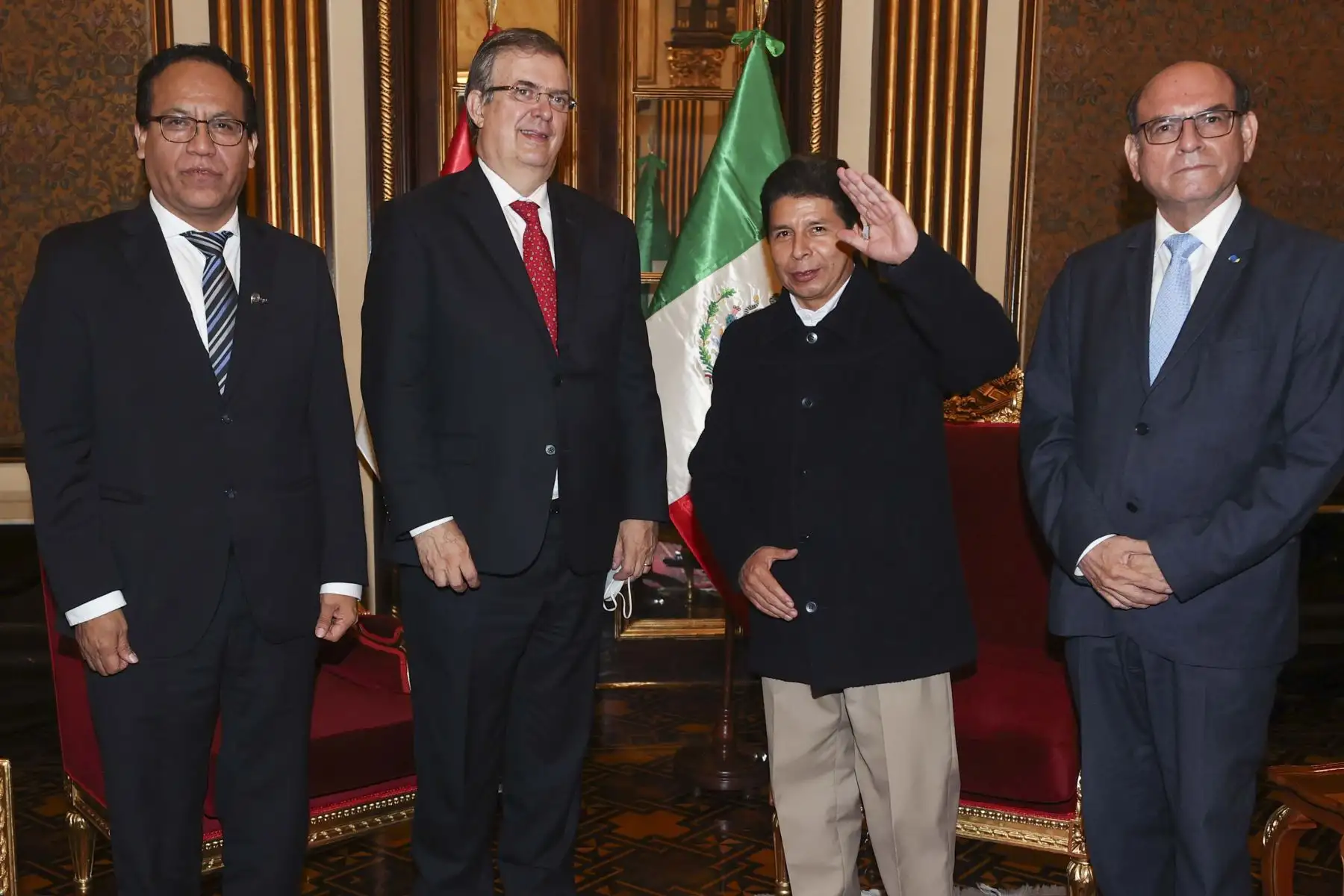 El presidente de la República, Pedro Castillo Terrones, sostiene una reunión en la sede de Palacio de Gobierno, con el Secretario de Relaciones Exteriores de México, Marcelo Ebrard e inversionistas mexicanos. Foto: ANDINA/Prensa Presidencia