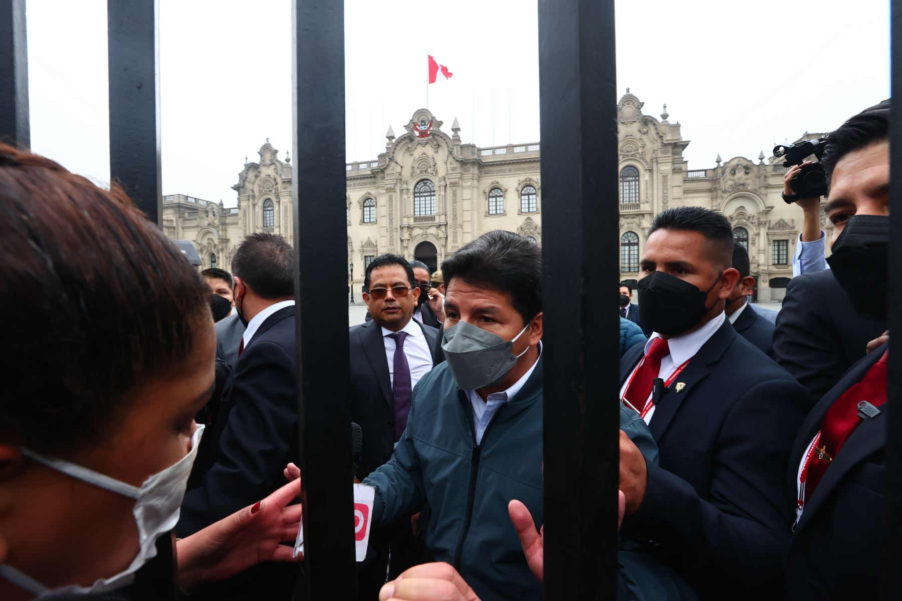 Presidente Pedro Castillo, regresa a Palacio de Gobierno, tras asistir a diligencia en la sede de la Fiscalía de la Nación. Foto: ANDINA/Andrés Valle
