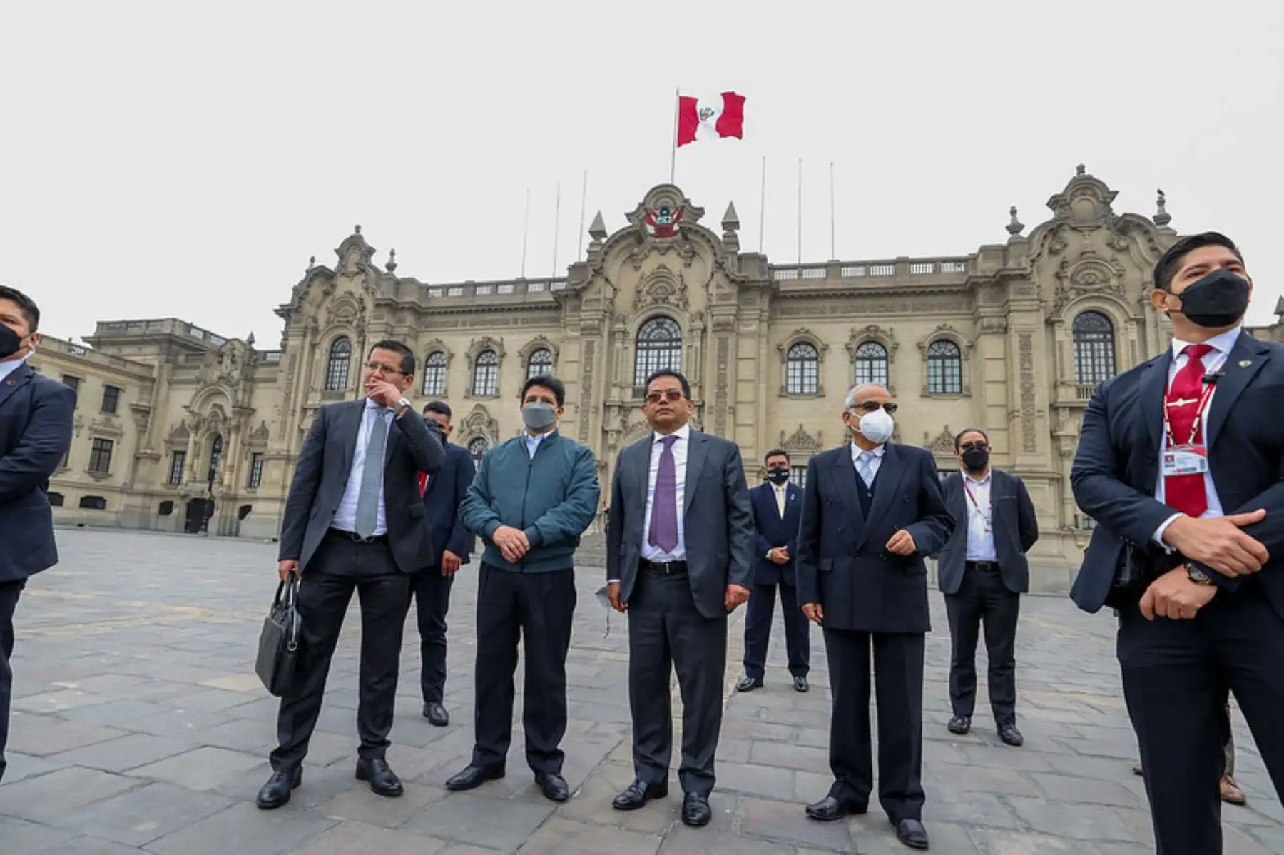 Presidente del Consejo de Ministros, Aníbal Torres Vásquez, recibió en el Patio de Honor de Palacio de Gobierno al presidente de la república, Pedro Castillo. Foto: PCM