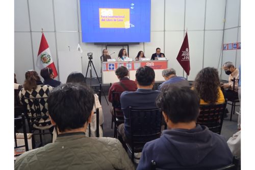 El JNE presentó libro sobre los elementos que influyen en la decisión del voto peruano