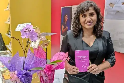 Psiquiatra y terapeuta de familia Vanessa Herrera presenta libro “Relaciones saludables de pareja” en la FIL 2022.