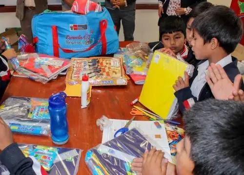 Ministerio de Educación inicia el segundo reparto de kits de respuesta educativa ante las heladas y friaje que afectan a diversas regiones. ANDINA/Difusión