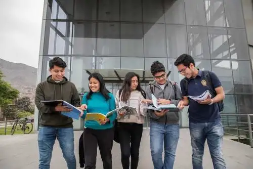 Diez consejos para encontrar tus primeras prácticas preprofesionales o profesionales.
