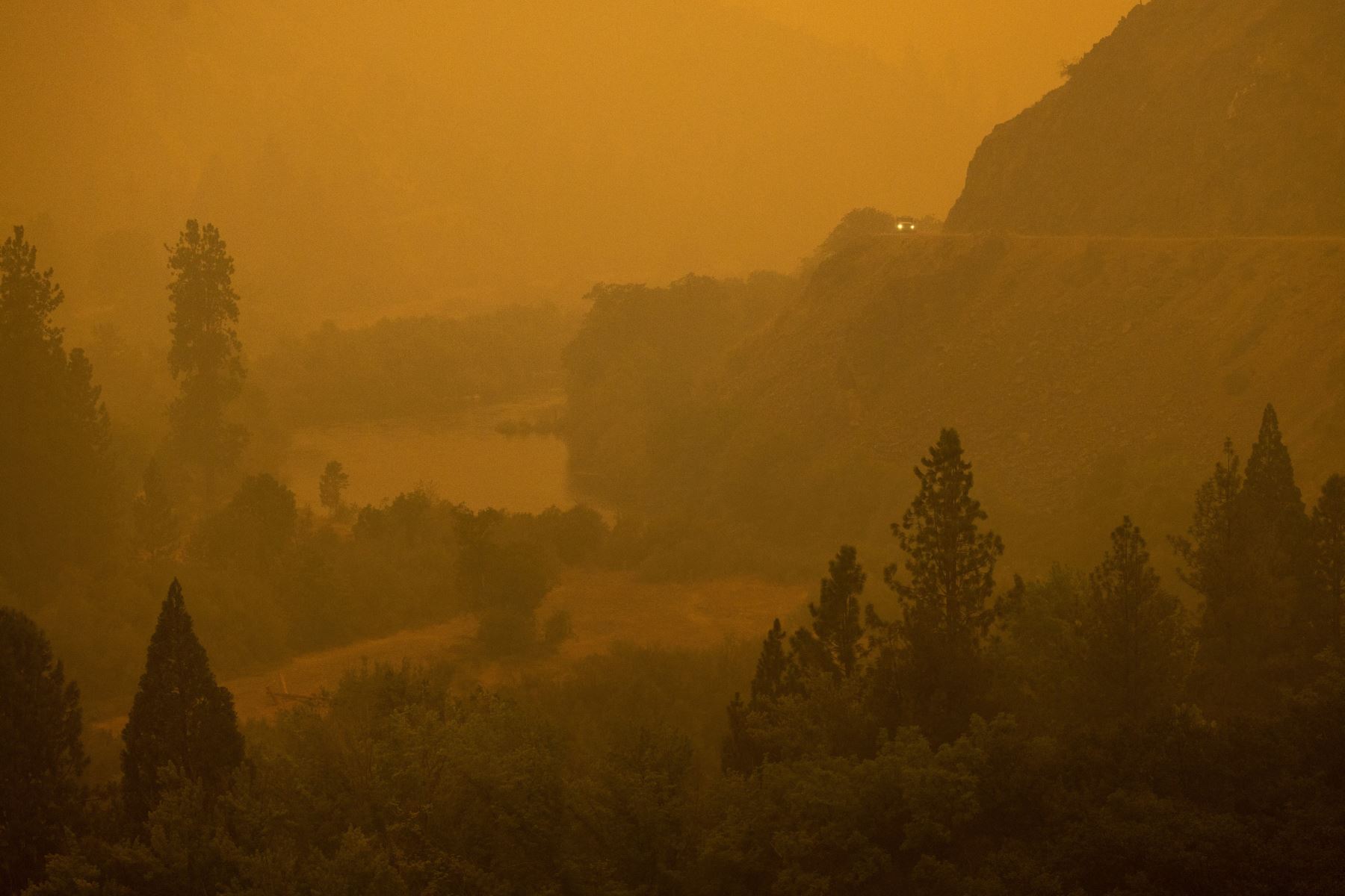 Foto referencial de incendio en Estados Unidos. Foto: ANDINA/AFP