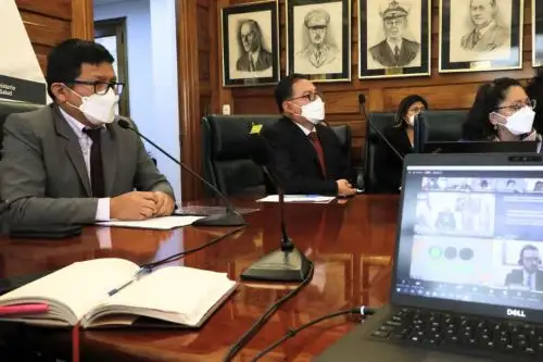 El ministro de Salud, Jorge López Peña, solicitó acceder en corto tiempo a las vacunas. ANDINA/ MInsa