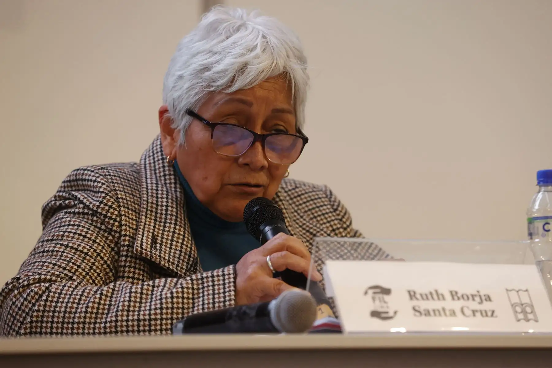 El director de medios periodísticos de Editora Perú, Félix Paz participa en el conversatorio Memoria Peruana para El Mundo: Diario Oficial El Peruano y Otros Casos.
El evento se realizó en la Feria Internacional de Libro 2022 y participaron Fernando López, presidente del Comité Peruano de Memoria del Mundo y Ruth Borja, directora del archivo histórico del Archivo General de la Nación.
Foto: ANDINA/Melina Mejía