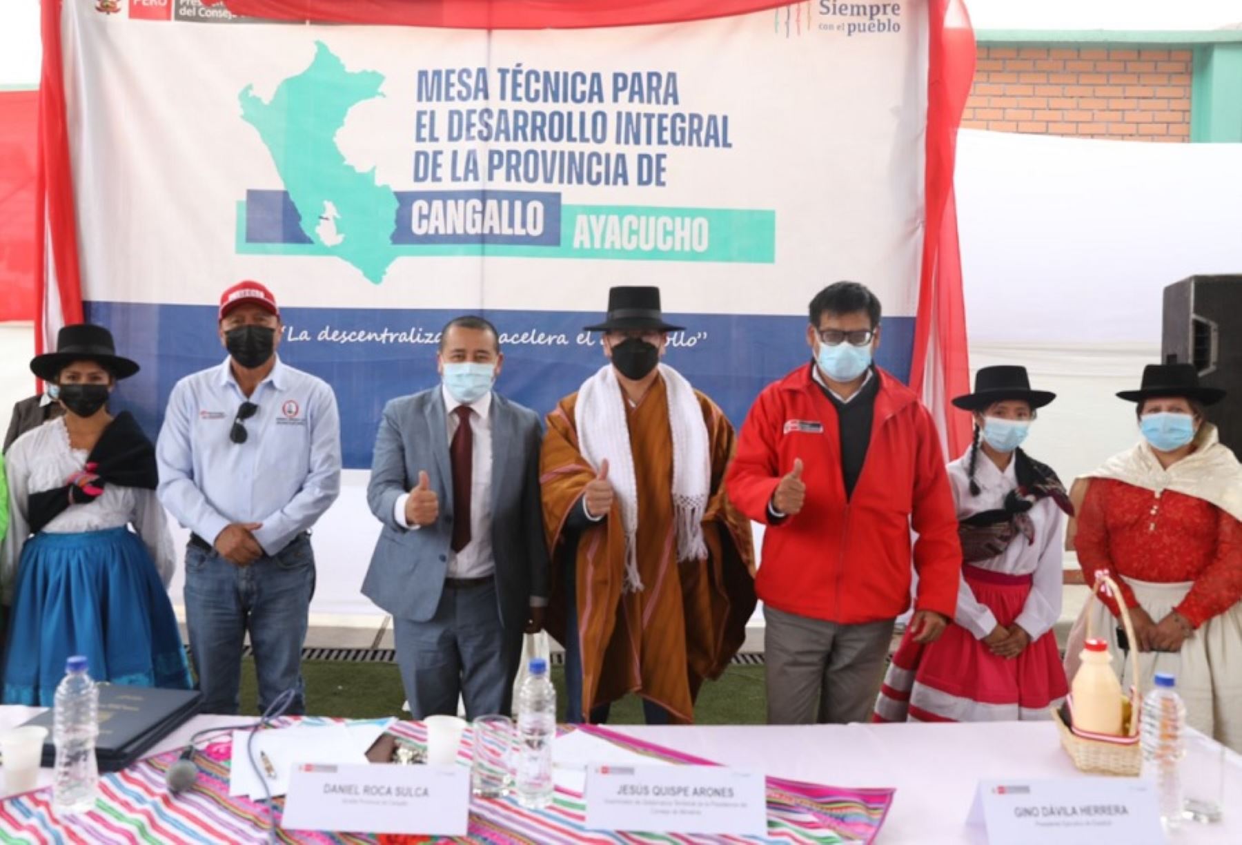 El Seguro Social de Salud invertirá más de S/ 120 millones en la construcción de dos hospitales Bicentenario y ejecución del proyecto de mejoras de los servicios de salud en Ayacucho, lo cual beneficiará a cientos de asegurados de esta región del sur del país.