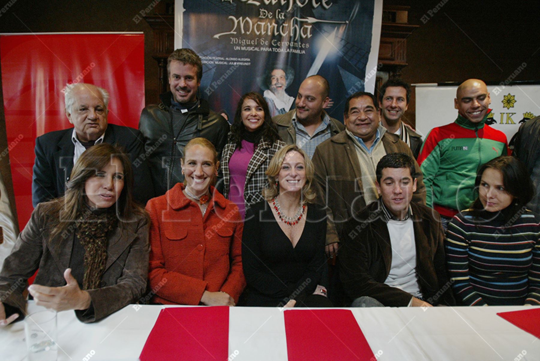 Lima - 19 mayo 2008 / Elenco de actores del musical, Don Quijote de la Mancha. 
Foto: Archivo / El Peruano