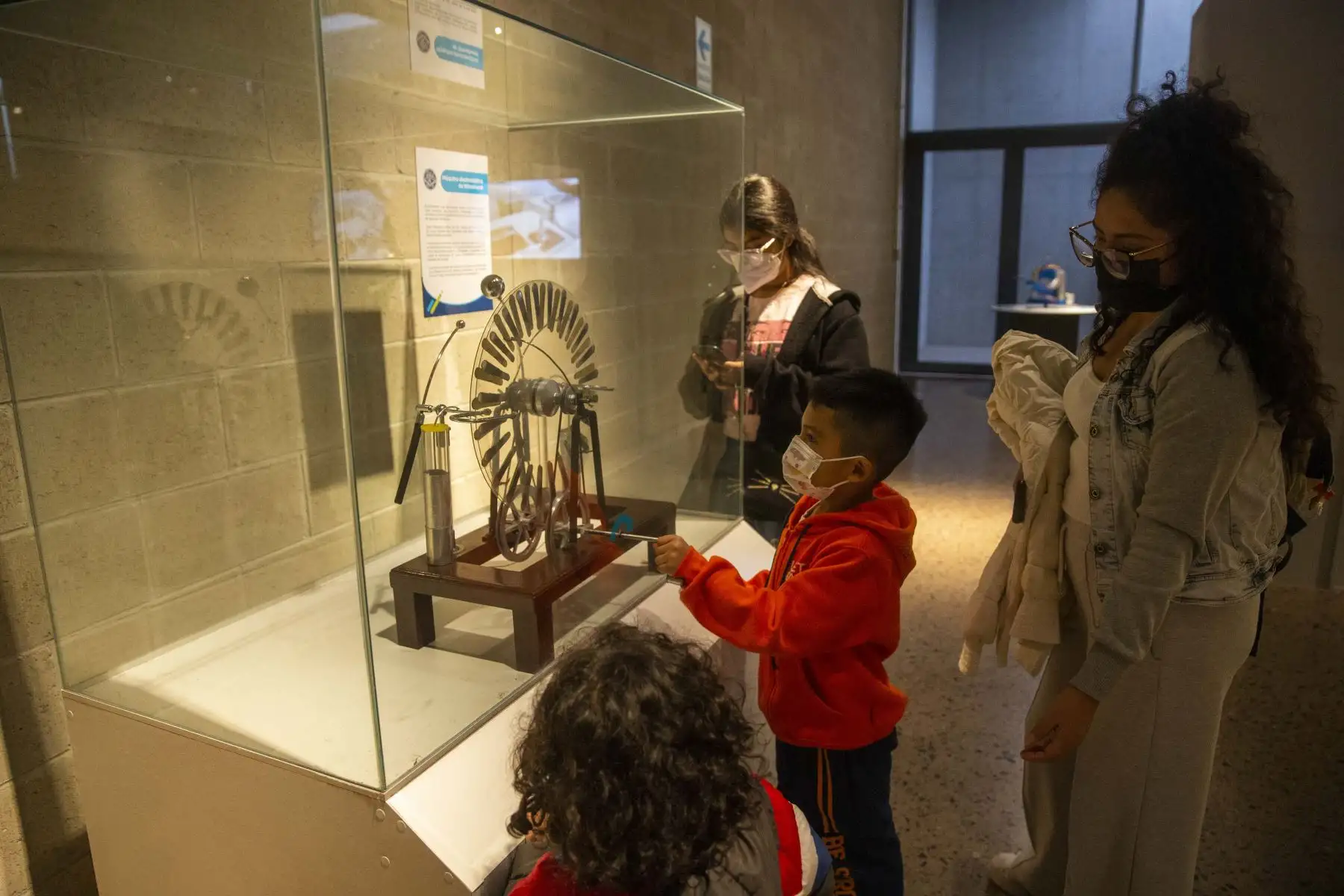 El ministerio de Cultura promueve la visita a los museos con la iniciativa “Museos Abiertos” que permite a los ciudadanos visitar de manera gratuita sitios y monumentos arqueológicos administrados por el Estado a nivel nacional. Foto: ANDINA/Carla Patiño