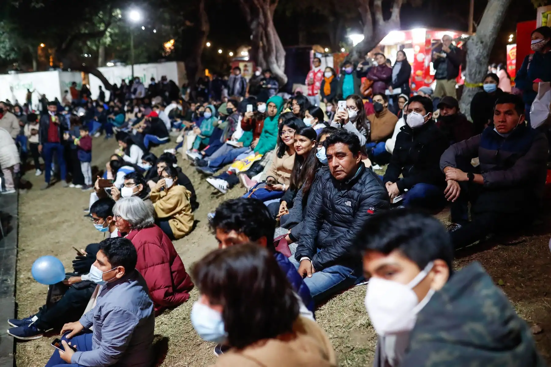 Así se vive el último día de la FIL Lima 2022, en el Parque Próceres de la Independencia, en Jesús María. Foto: ANDINA/Renato Pajuelo