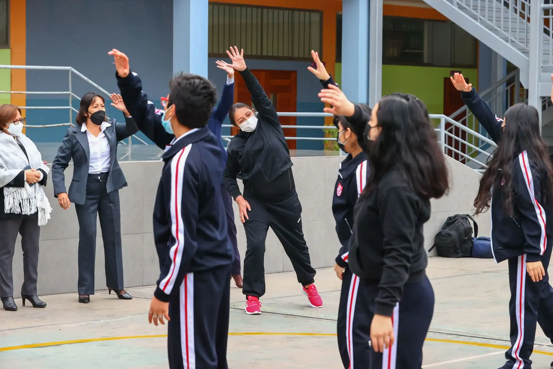 Luego de dos semanas de vacaciones más de 2 millones de alumnos de Lima metropolitana regresan a las aulas. Autoridades de Minedu y del Colegio Melitón Carvajal recibieron con diferentes actividades socioemocionales a los alumnos que el día de hoy regresaron a las aulas de esta institución educativa, luego de las vacaciones de mitad de año.
Foto: ANDINA/Andrés Valle